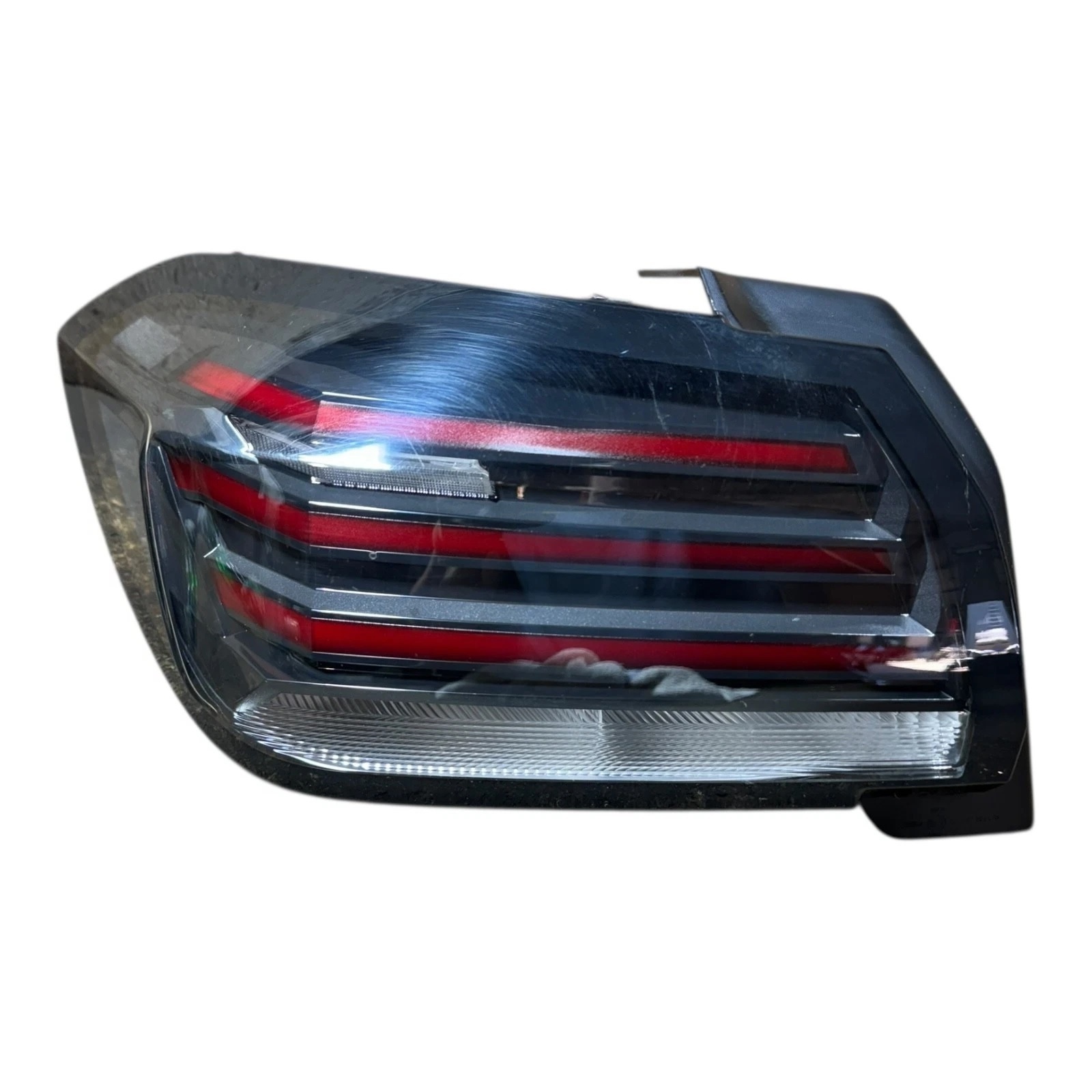 Faro trasero izquierdo para Peugeot 208 2024 en Adelante con LED