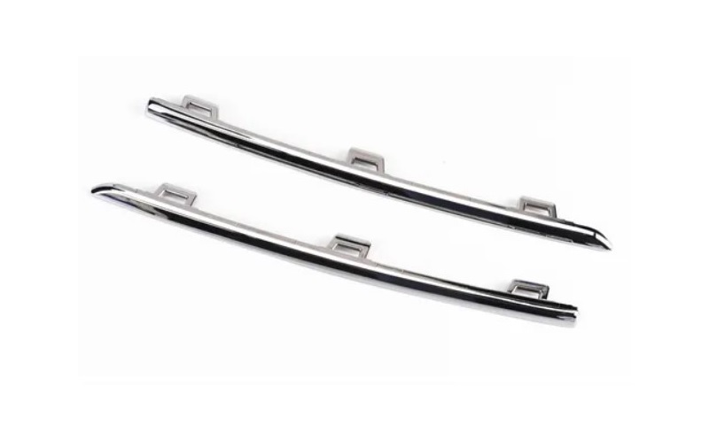 Grilla superior para Renault Logan / Sandero Desde 2020 cromado Set