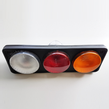 Faro trasero para Triple Red Cris / Roj / Amb con Vent Ap-933Cv