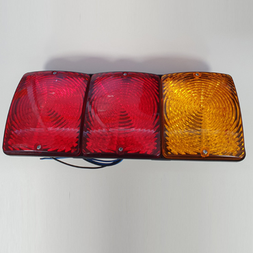 Faro Rectangular trasero Triple 1 / 2 Polos Bicolor derecho