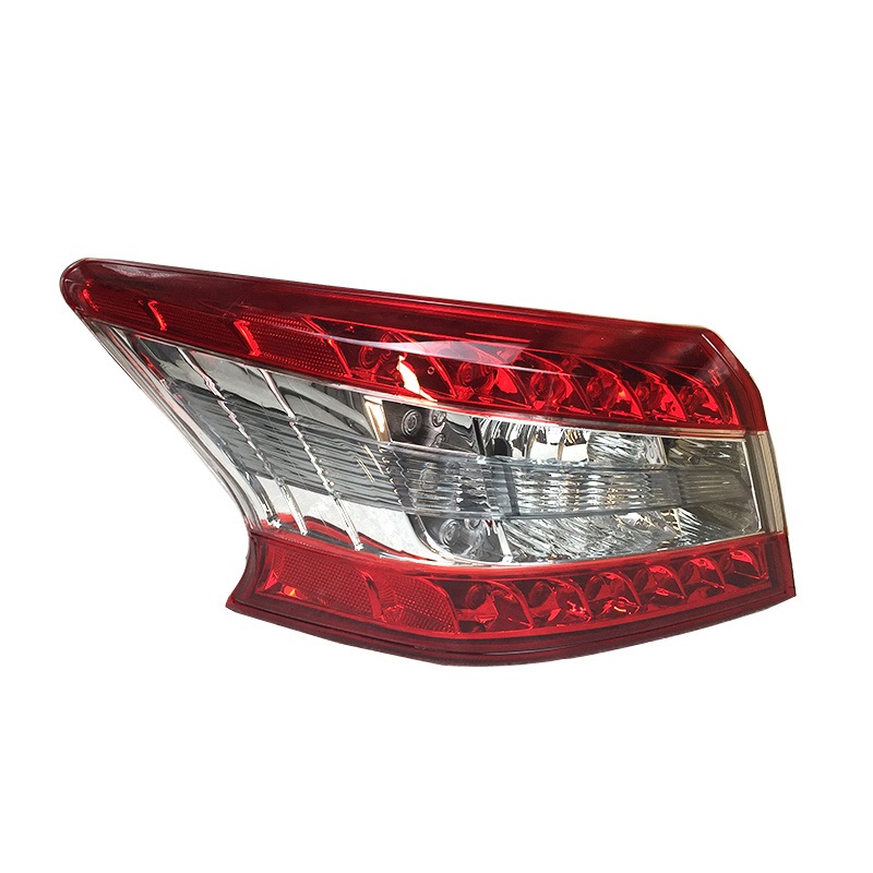 Faro Sentra 2014-2016 trasero exterior con LED izquierdo