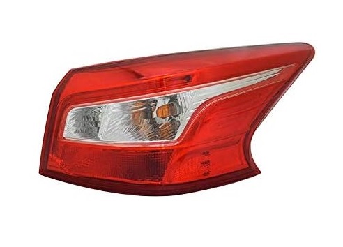 Faro Sentra 2017-2019 trasero exterior derecho