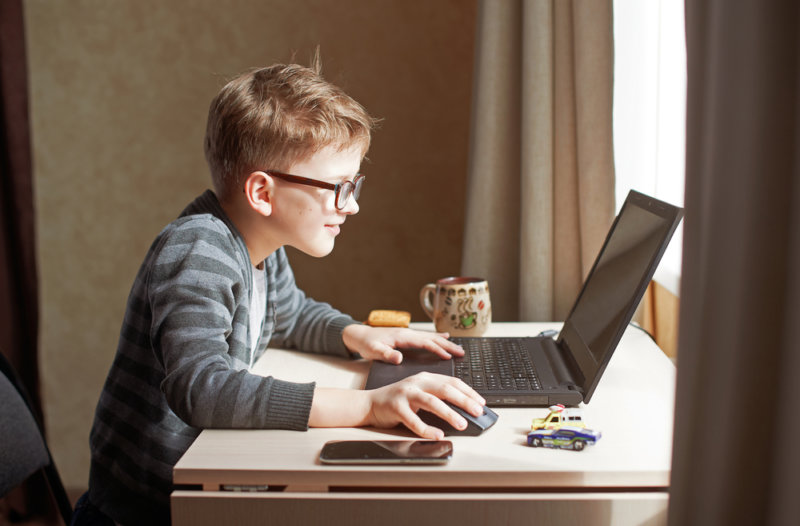 market research kids on computer