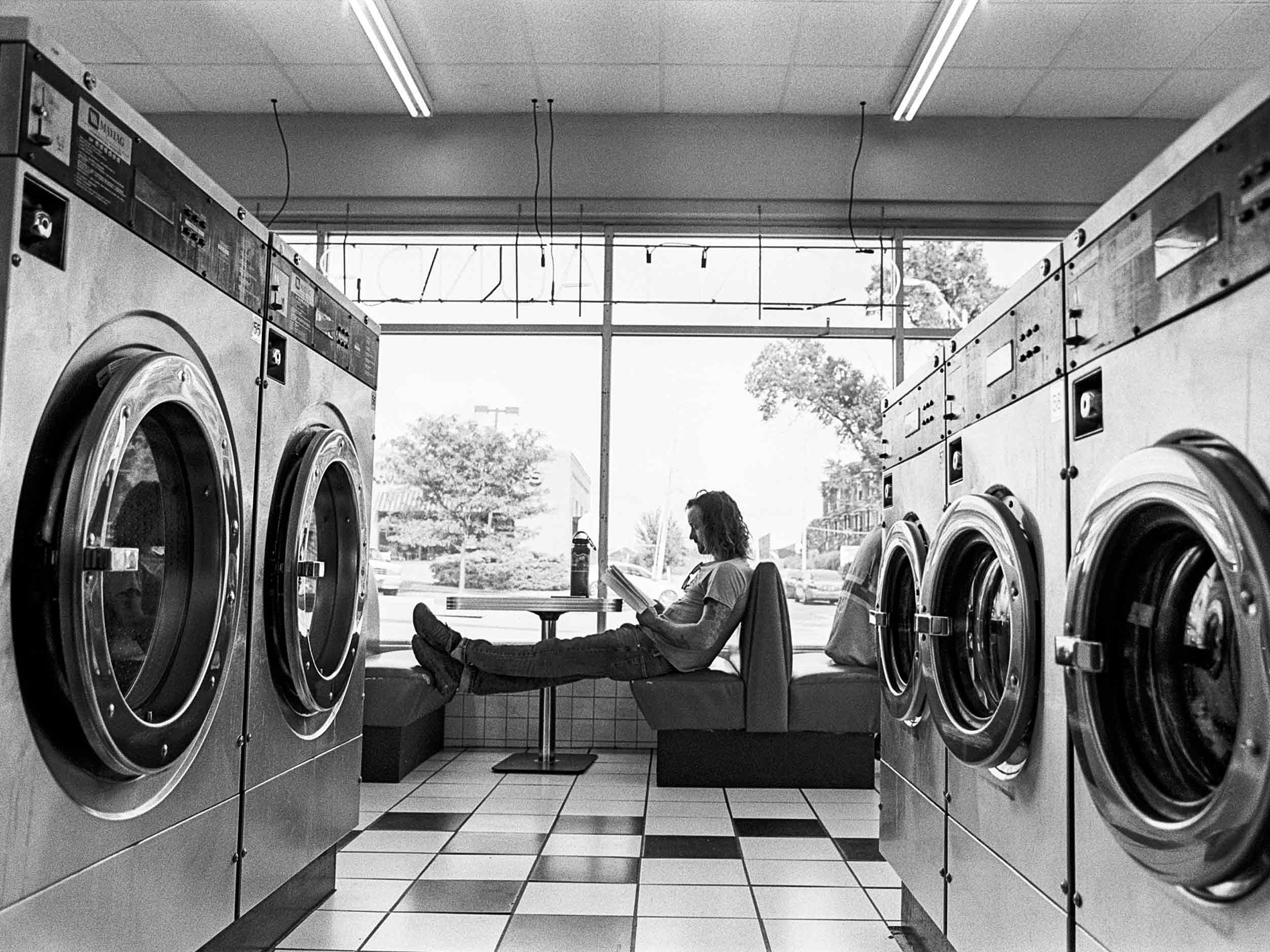 Neil Hamamoto gave 1600 rolls of film to everyday Americans—here are their photos