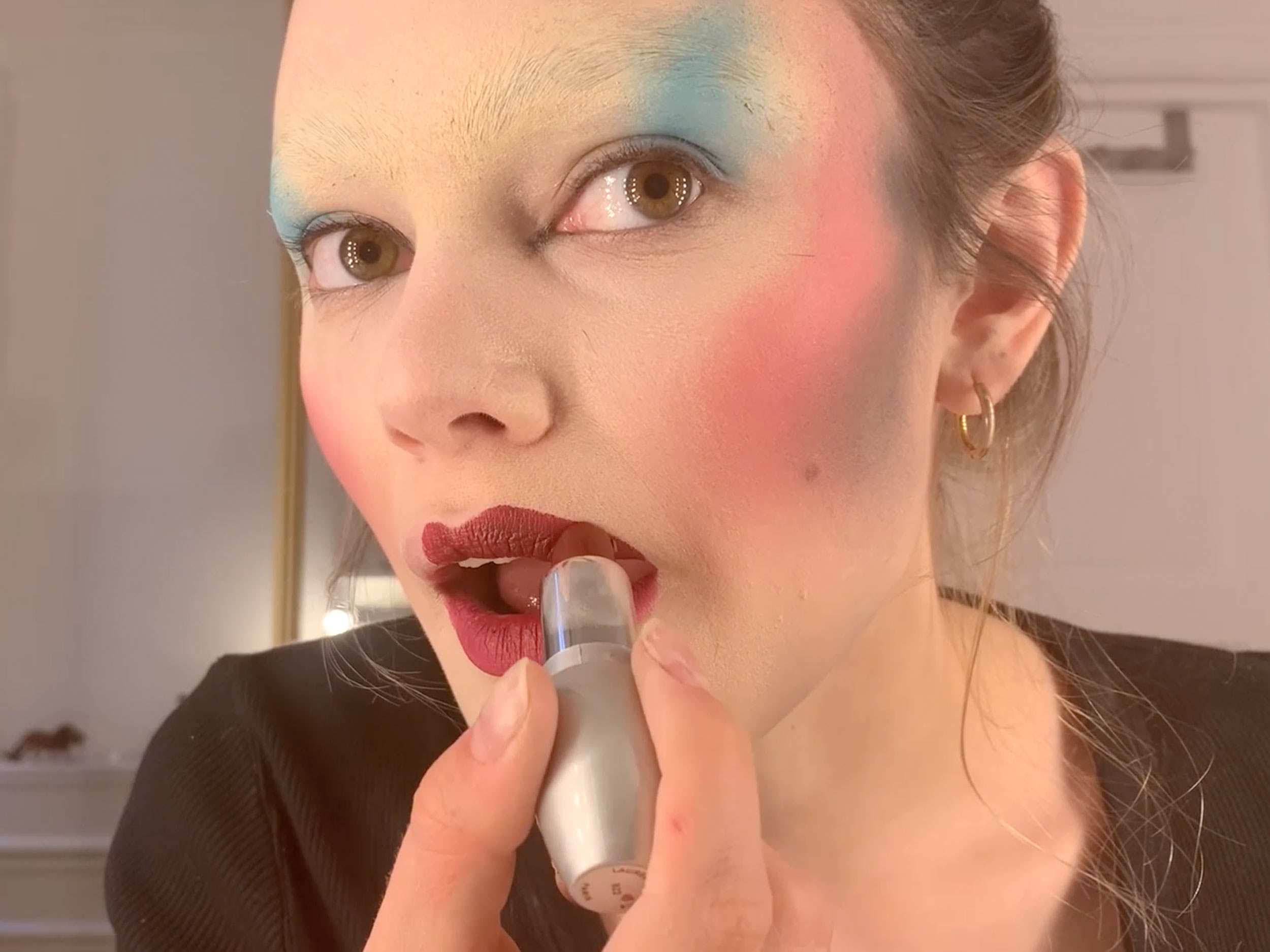 Simona Kust recreates the striking 1970s glamour of Marie Helvin