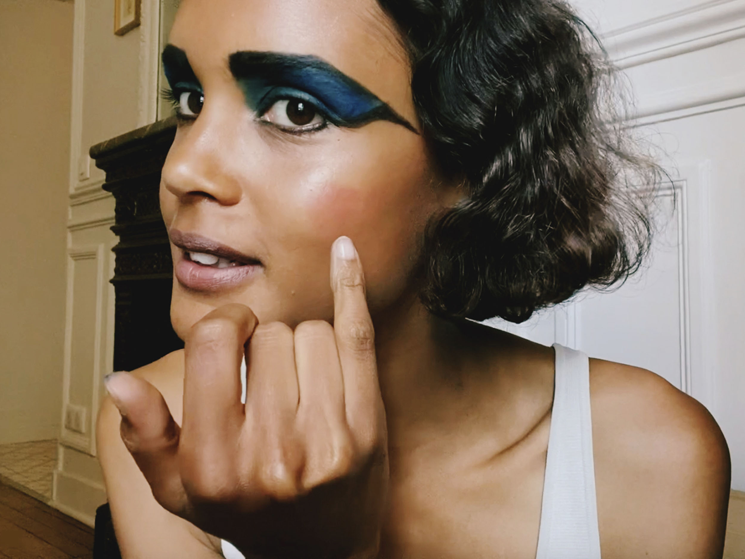 Malaika Holmen revives cinema’s most recognizable eye shadow moment