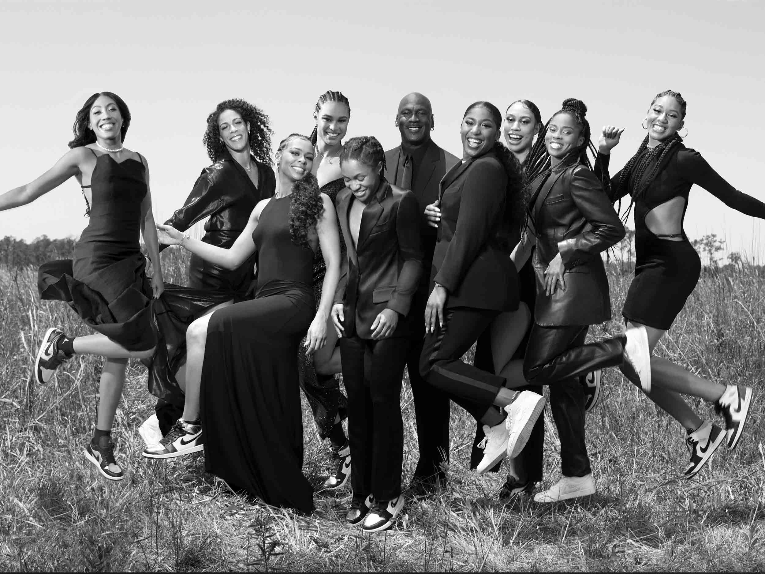 Ming Smith captures the strength and sisterhood in women’s basketball