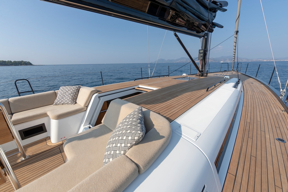beneteau, first yacht 53, sailboat, bow