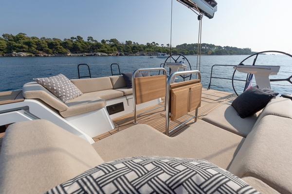 beneteau, first yacht 53, sailboat, seating