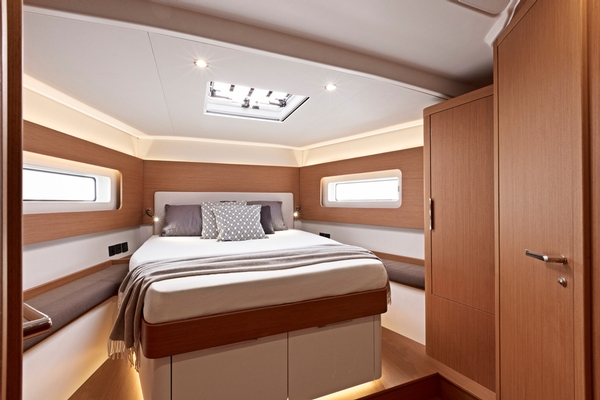 beneteau, first yacht 53, sailboat, bed
