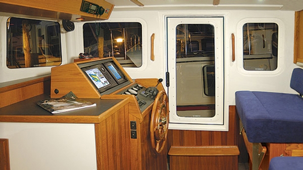 Nordic Tugs, Nordic tug 34, trawler, helm, steering