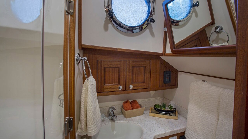 Nordic Tugs, Nordic tug 44, trawler, guest bath