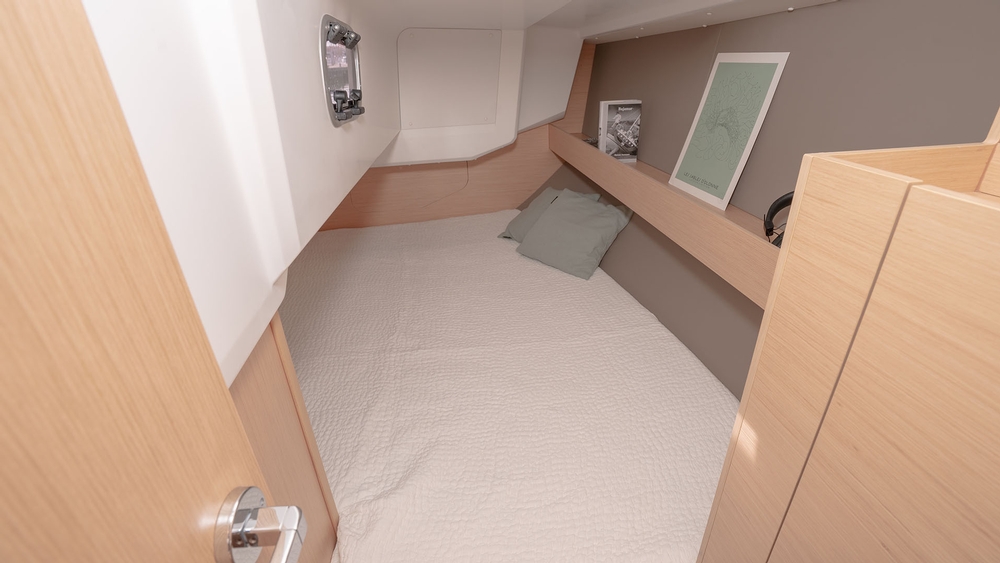 beneteau, oceanis 30.1, sailboat, bed