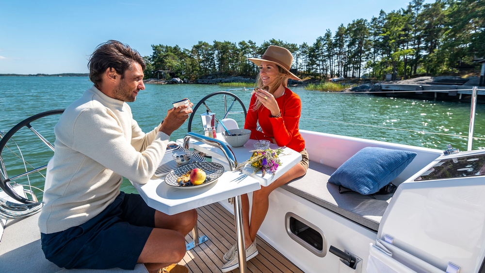 beneteau, oceanis 30.1, sailboat, picnic