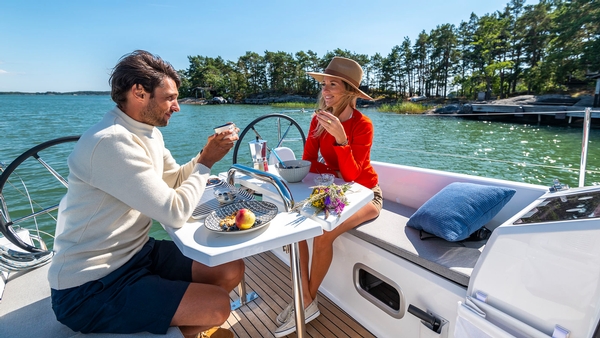 beneteau, oceanis 30.1, sailboat, picnic