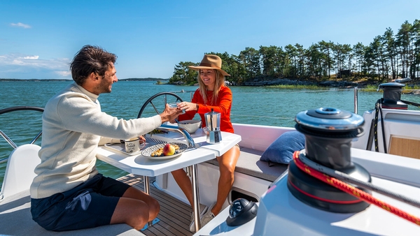 beneteau, oceanis 30.1, sailboat, picnic