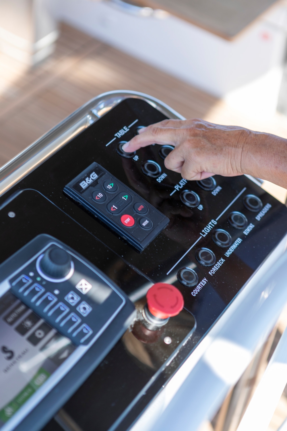 beneteau, oceanis yacht 54, sailboat, controls