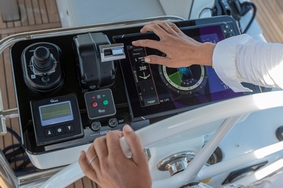 beneteau, oceanis yacht 54, sailboat, controls