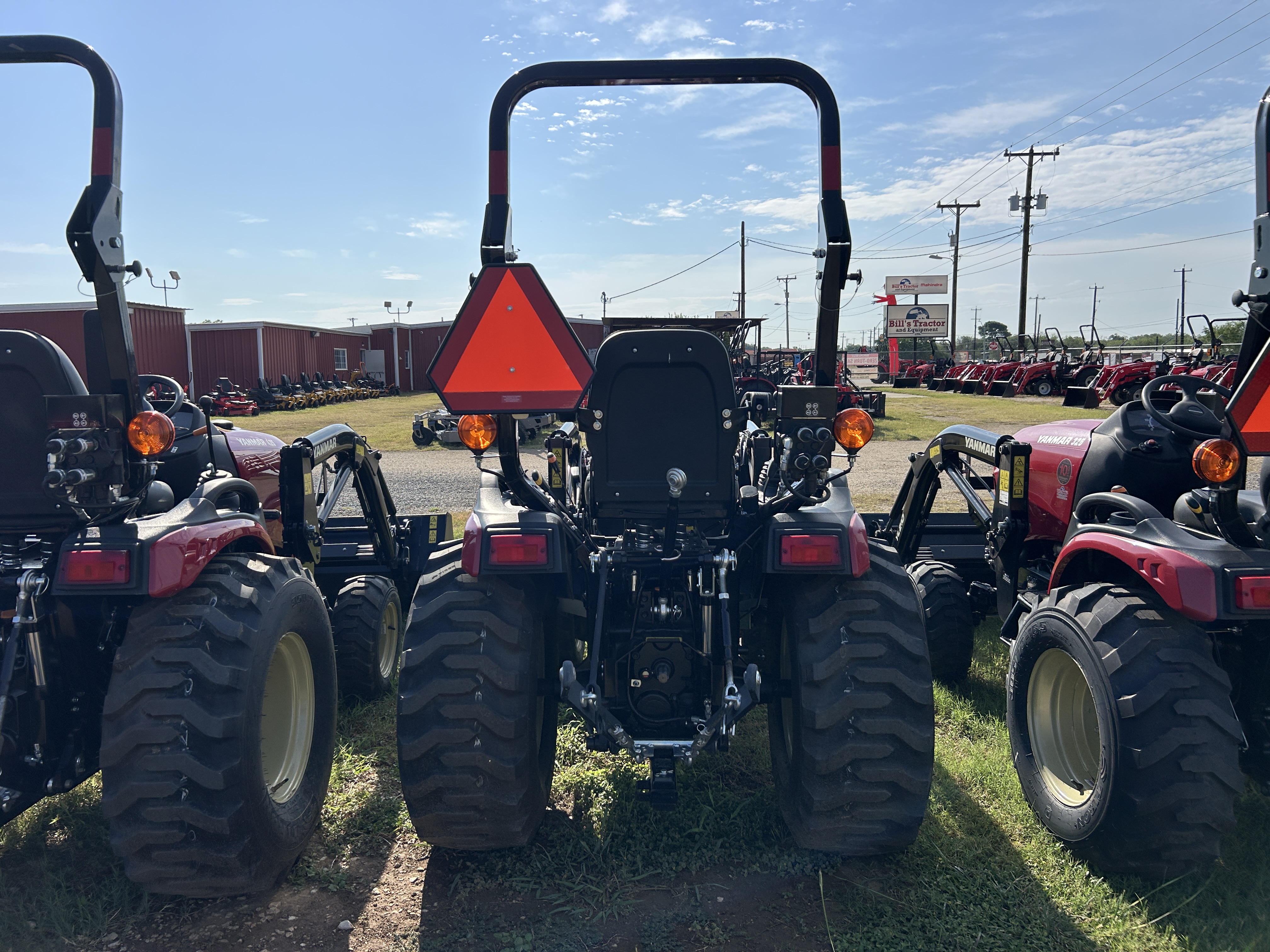 YANMAR TRACTOR SA425BI-L SA425 HST IND TIRES LDR:040747