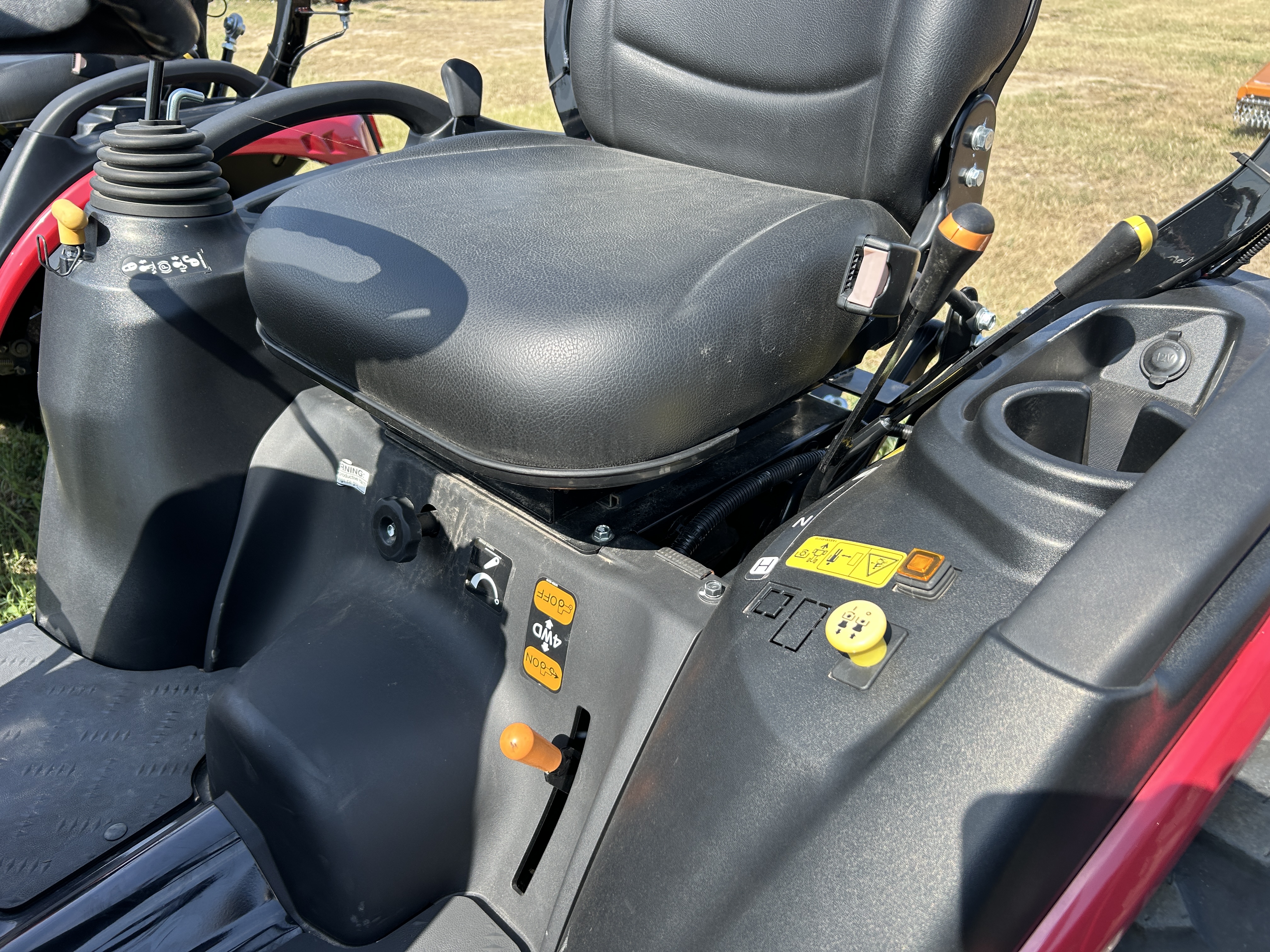 YANMAR TRACTOR SA425BI-L SA425 HST IND TIRES LDR:040747