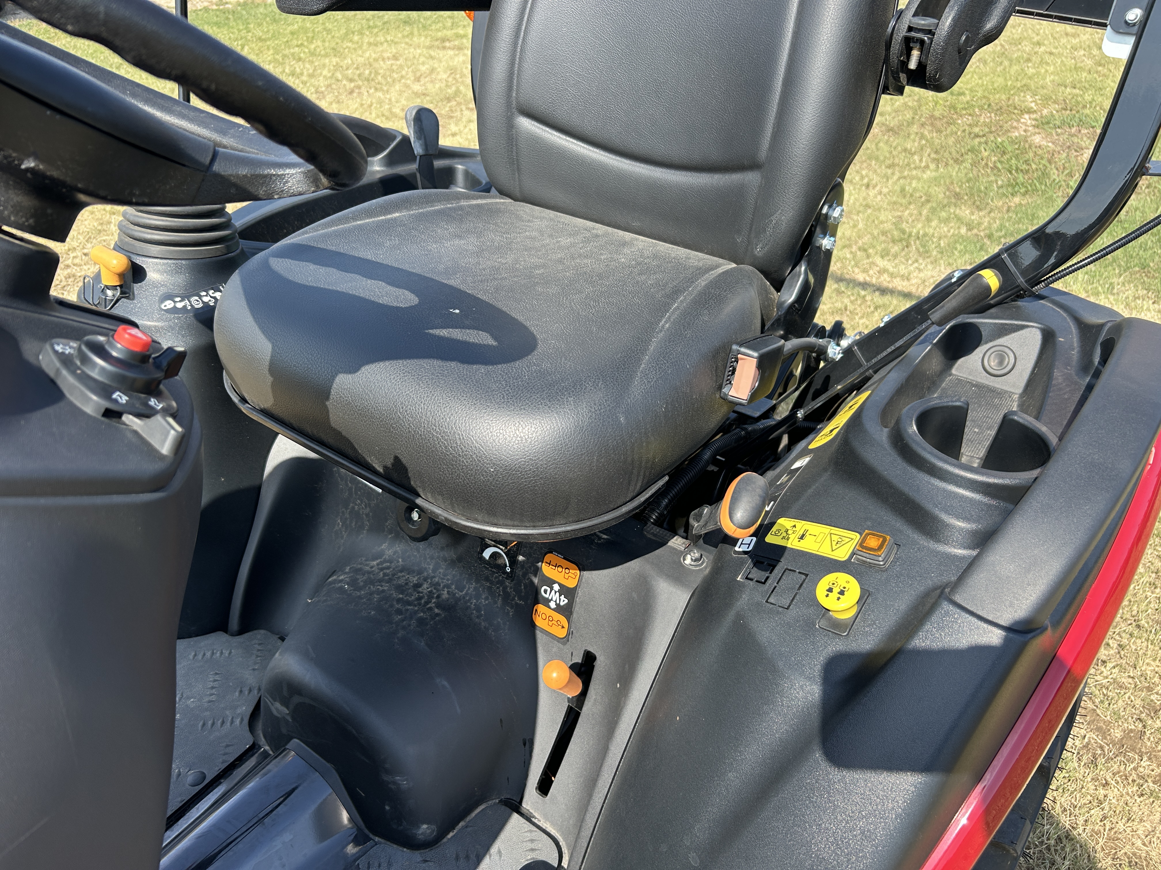 YANMAR TRACTOR SA223BI-L SA223 HST IND TIRES LDR:040749