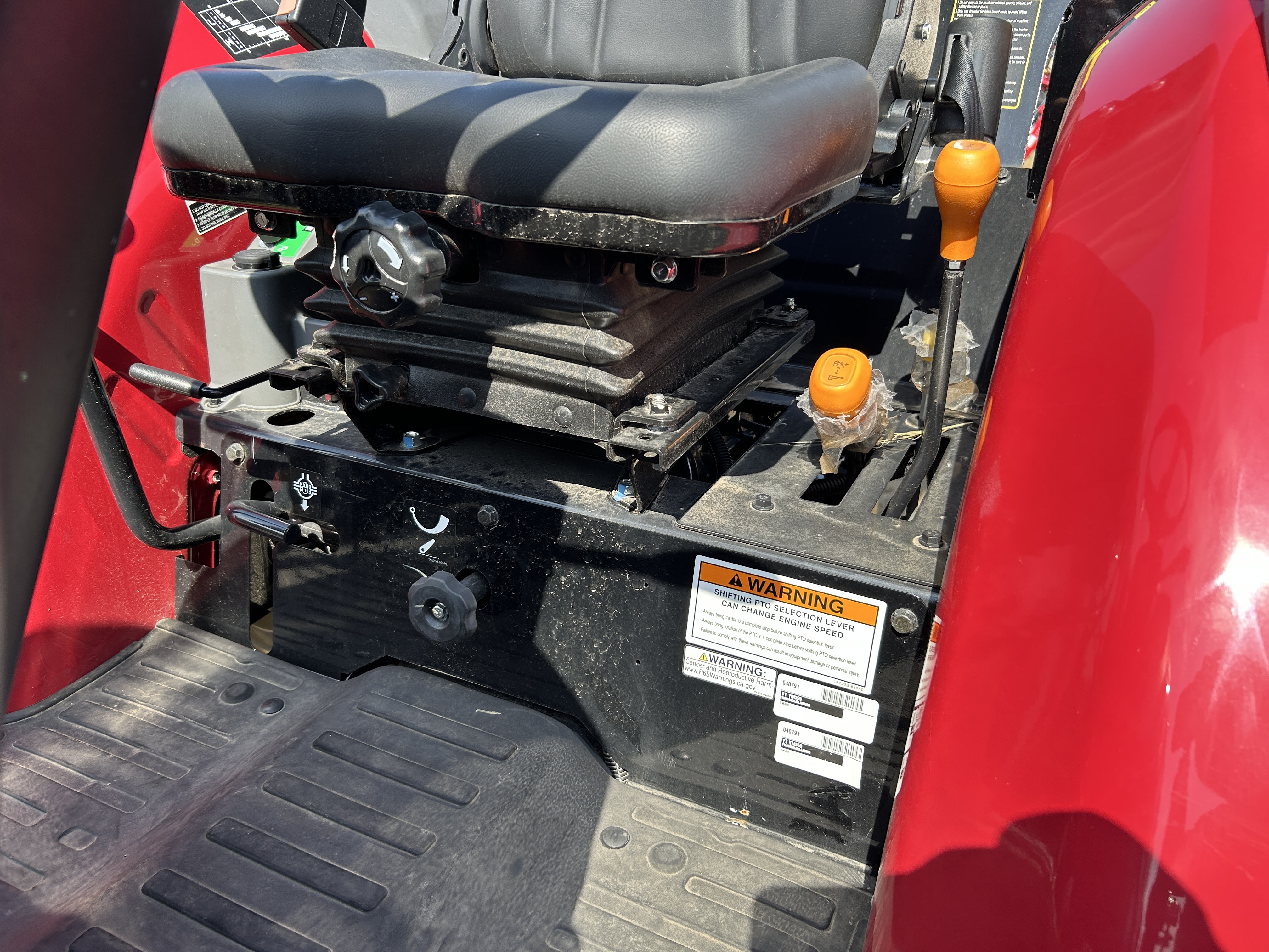 YANMAR TRACTOR YM359VLA-L YM359 SST AG TIRES LDR:040759