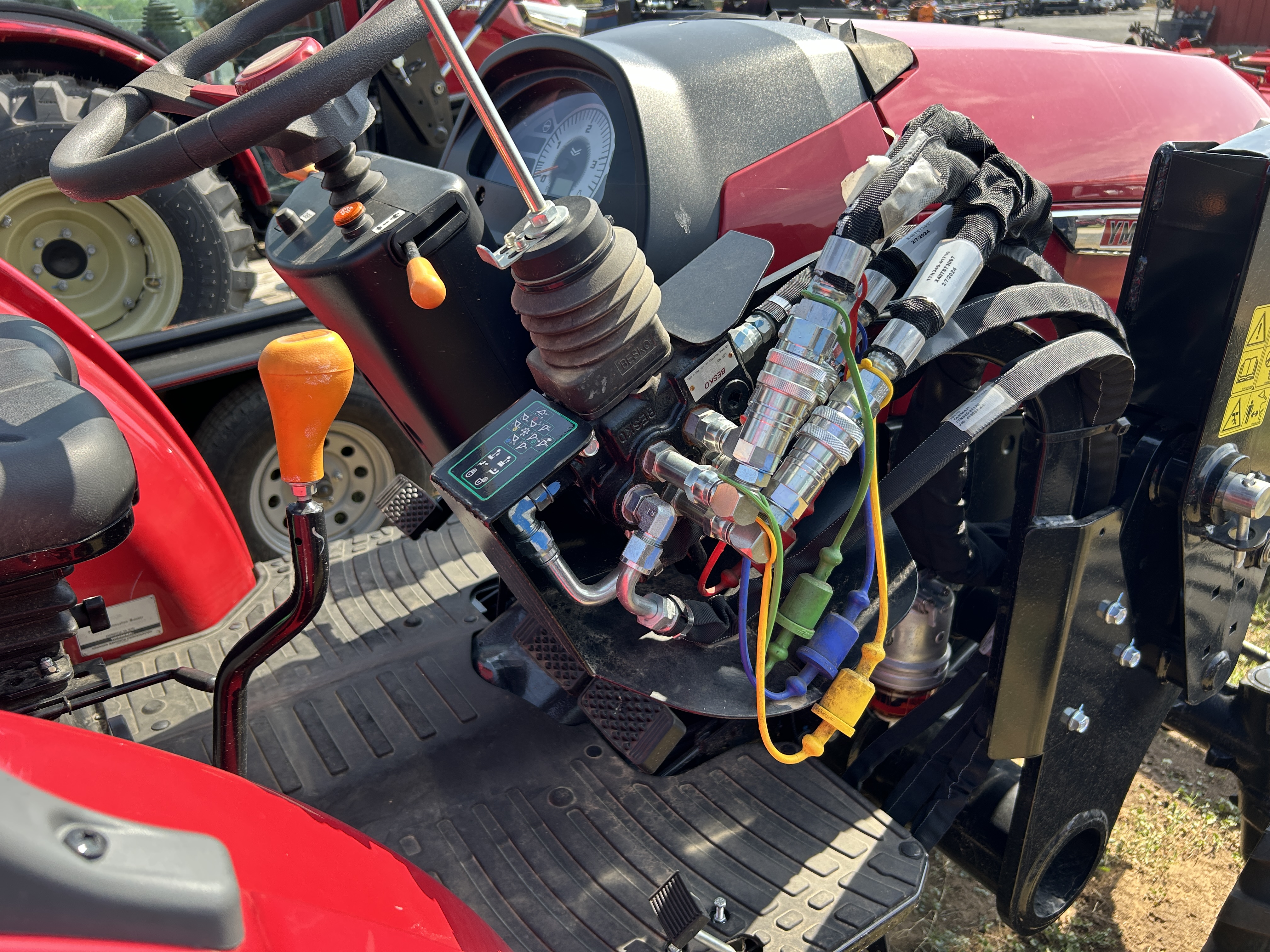 YANMAR TRACTOR YM359VLA-L YM359 SST AG TIRES LDR:040759