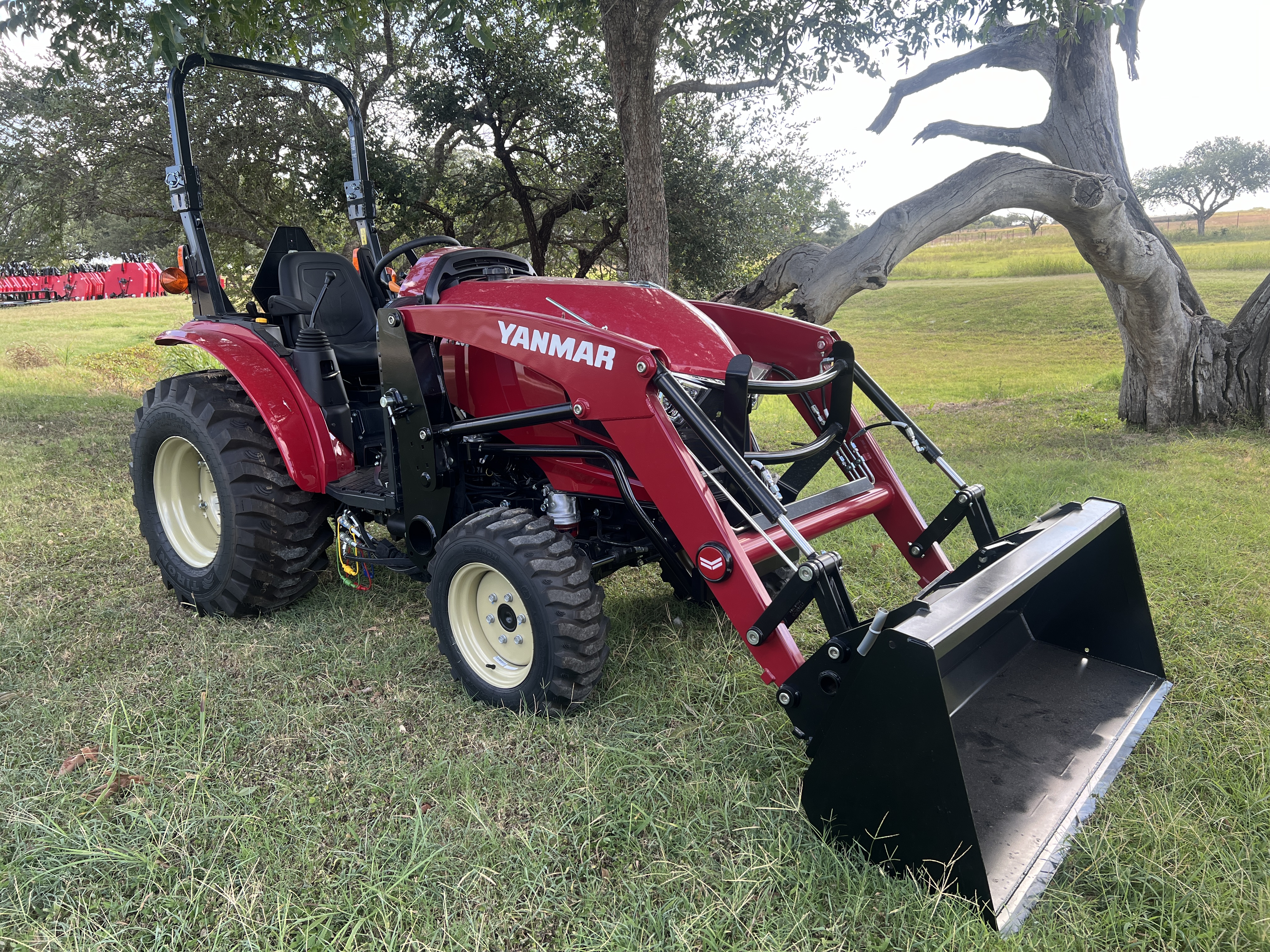 Photo of 2024 YANMAR TRACTOR YT235VXHI-L YT235 HST IND TIRES LDR in Adkins, TX