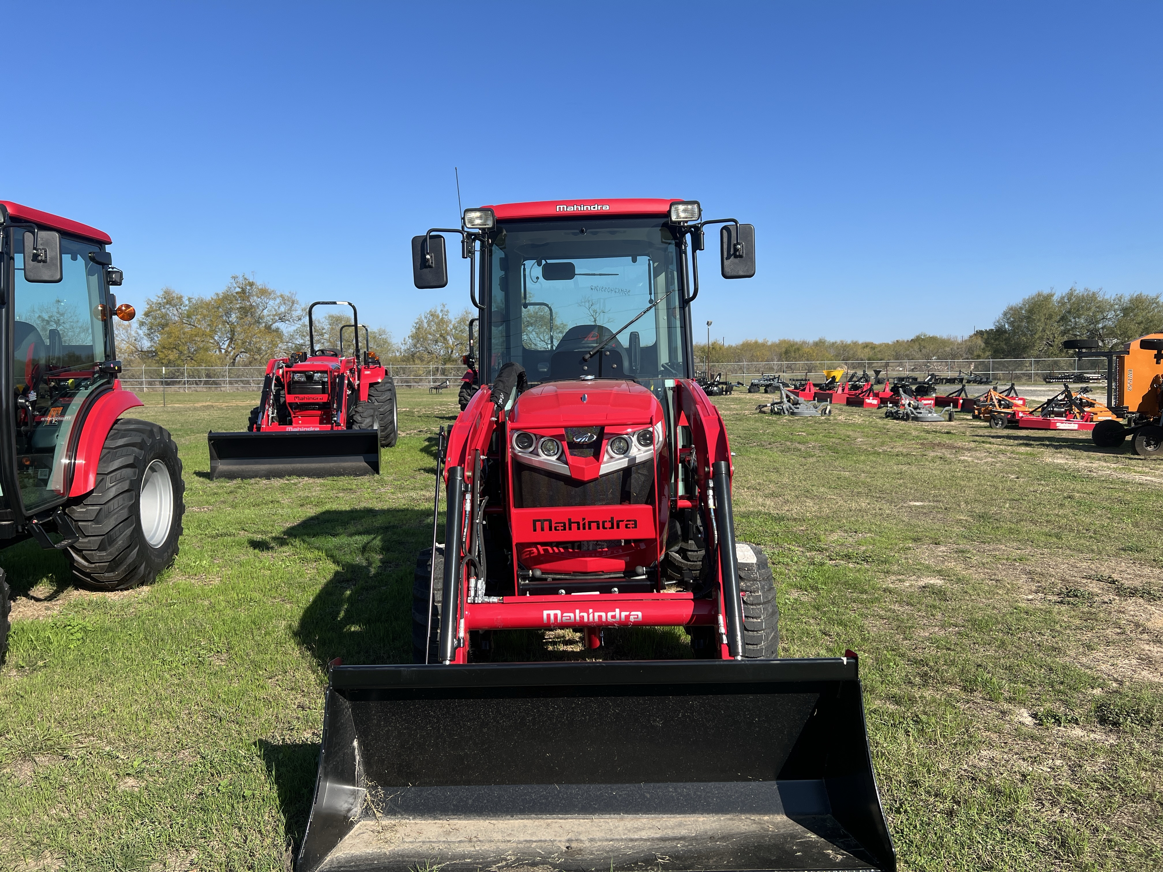 Photo of 2024 MAHINDRA TRACTORS 16354CHIL 1635HST CAB in Adkins, TX - 3,  MAHINDRA TRACTORS 16354CHIL 1635HST CAB:040813