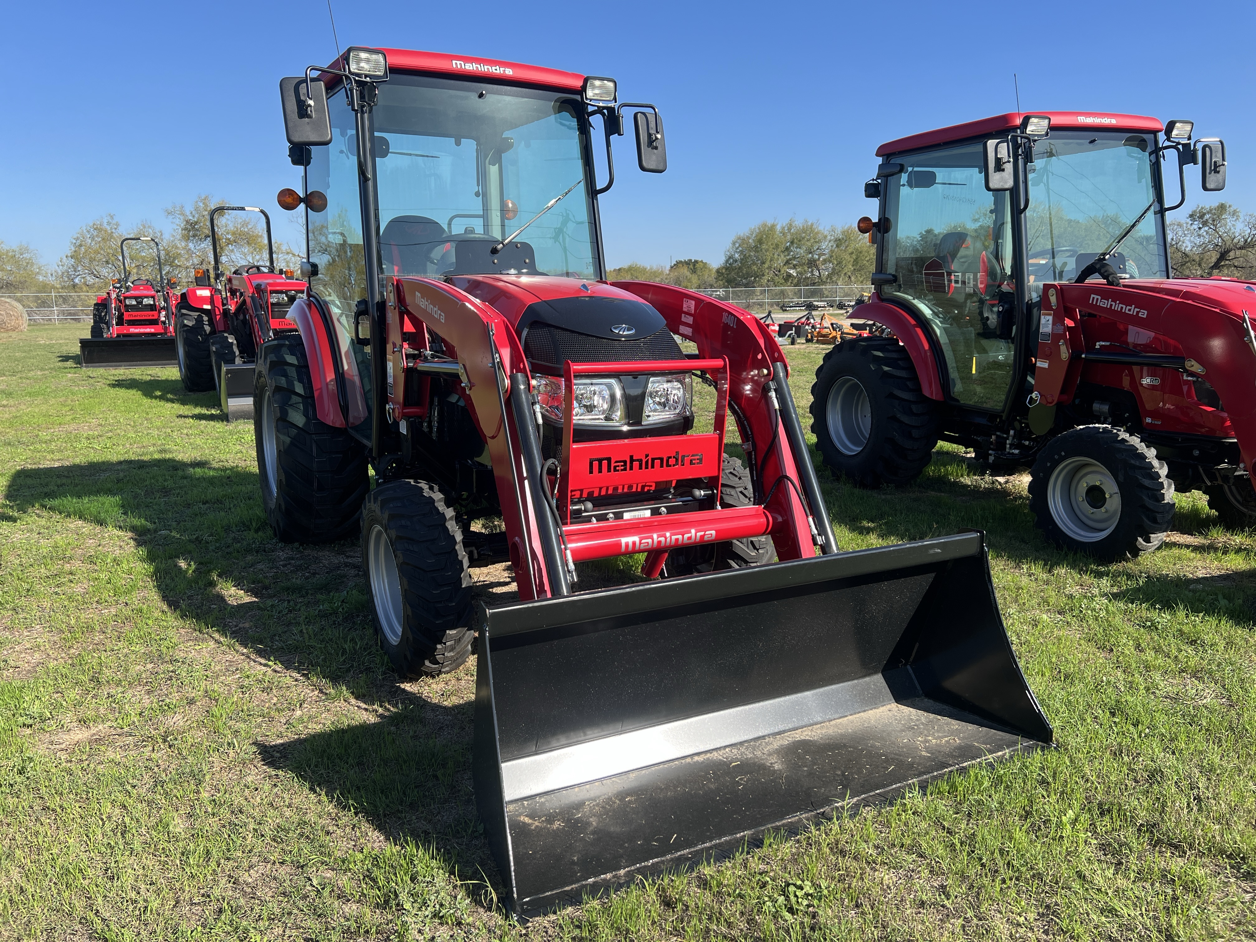 Photo of 2024 MAHINDRA TRACTORS 16404CHIL 1640 HST CAB 4WD in Adkins, TX - 14,  MAHINDRA TRACTORS 16404CHIL 1640 HST CAB 4WD:041027