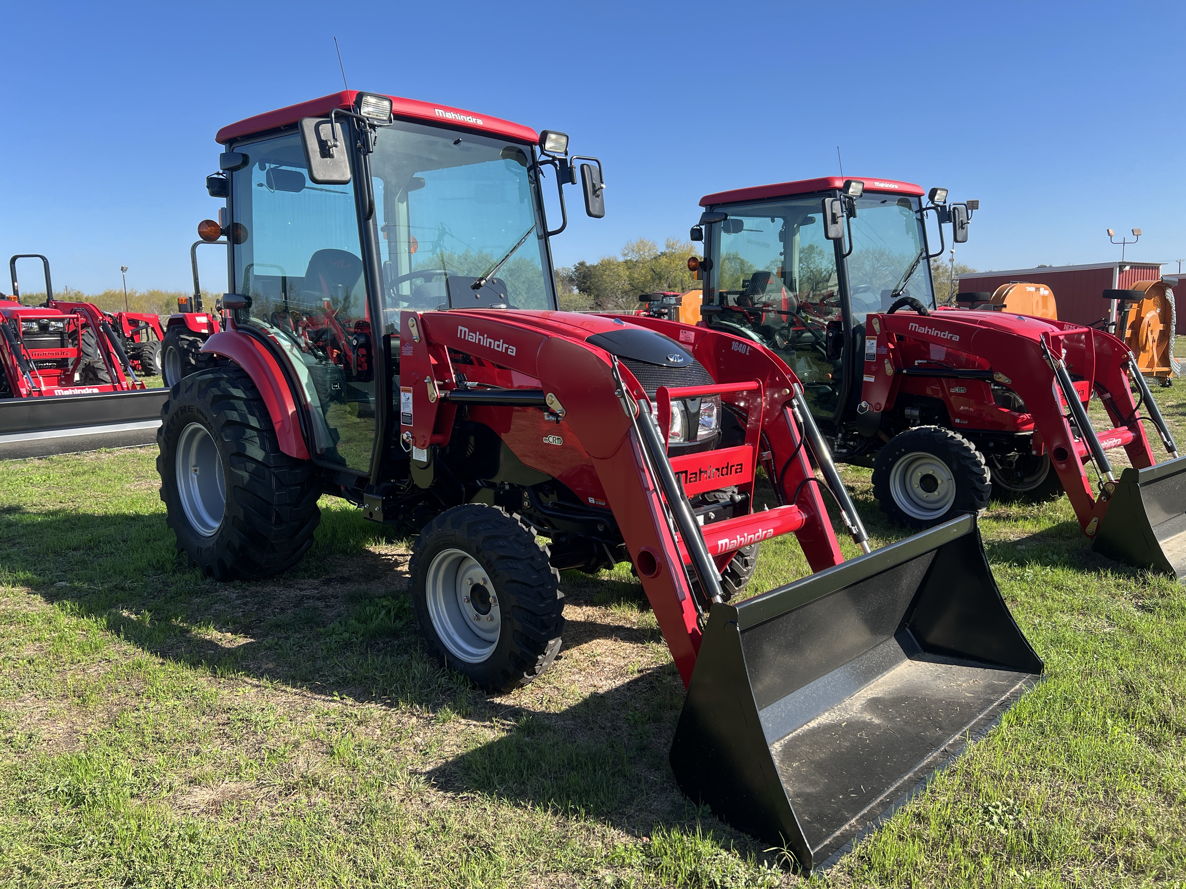 Photo of 2024 MAHINDRA TRACTORS 16404CHIL 1640 HST CAB 4WD in Adkins, TX - 15,  MAHINDRA TRACTORS 16404CHIL 1640 HST CAB 4WD:041027