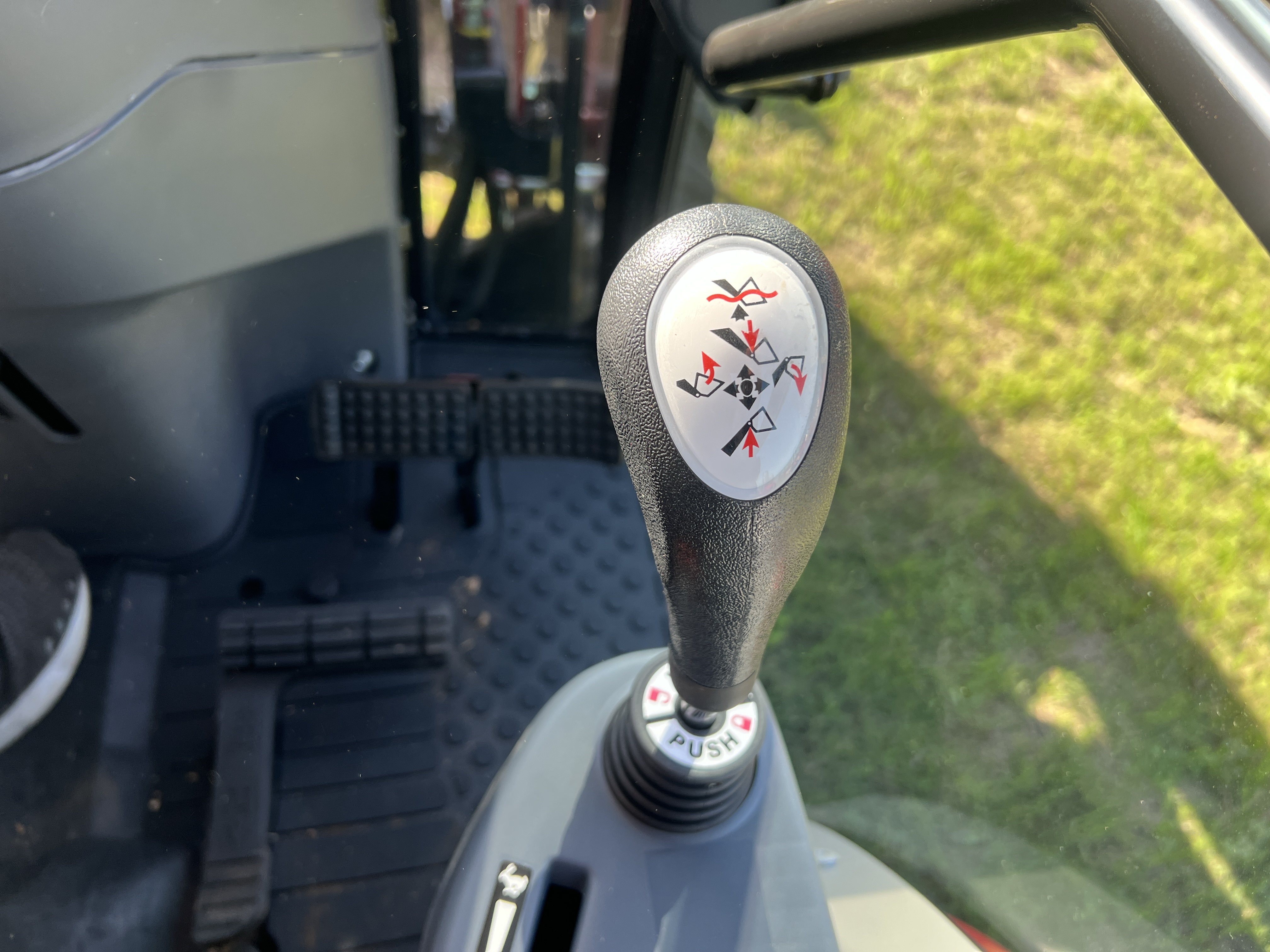 Photo of 2024 MAHINDRA TRACTORS 16354FHIL 1635 HST 4WD in Adkins, TX - 18,  MAHINDRA TRACTORS 16354FHIL 1635 HST 4WD:041118
