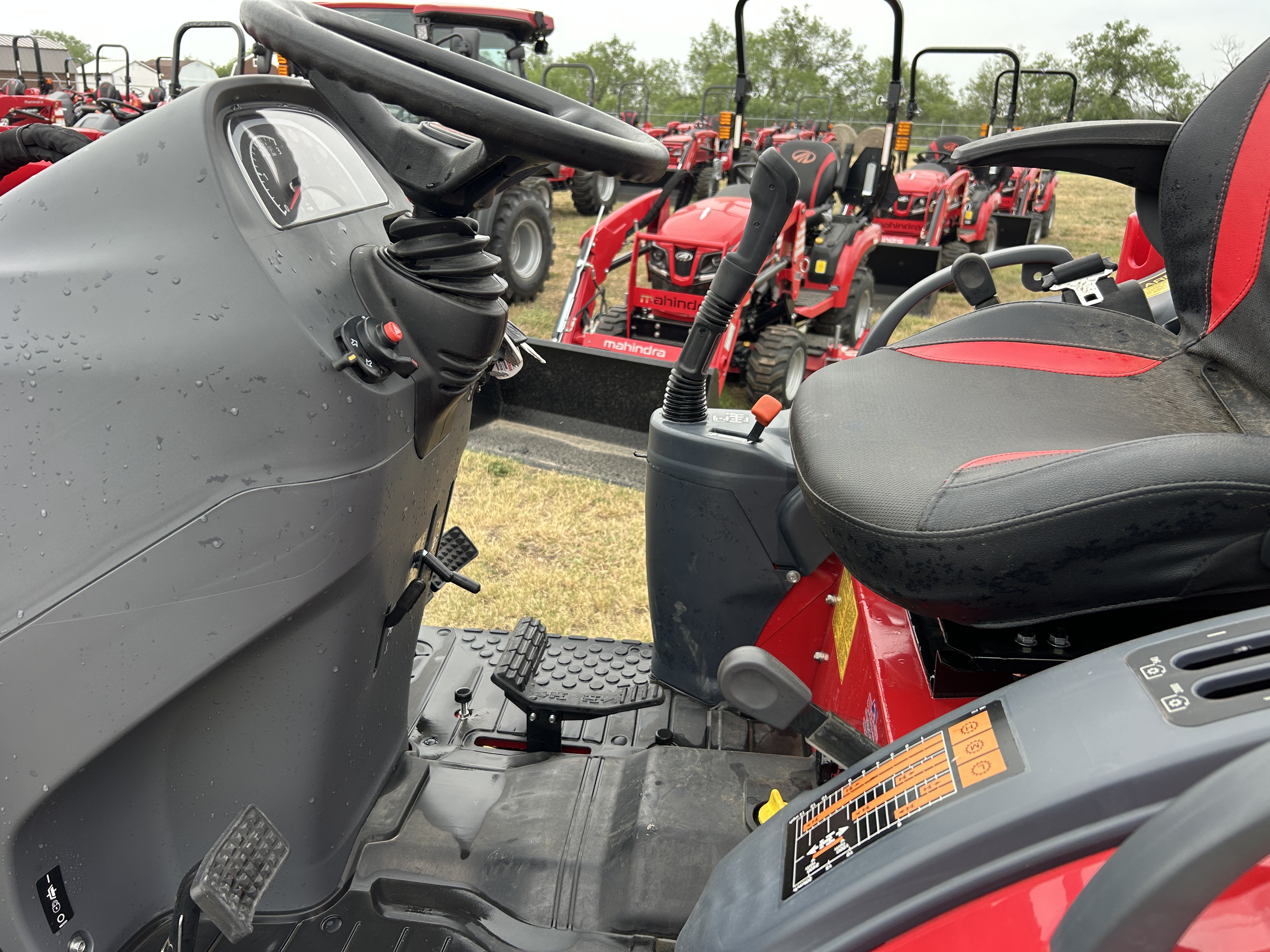 MAHINDRA TRACTORS 16404FSIL 1640 SST 4WD:041153