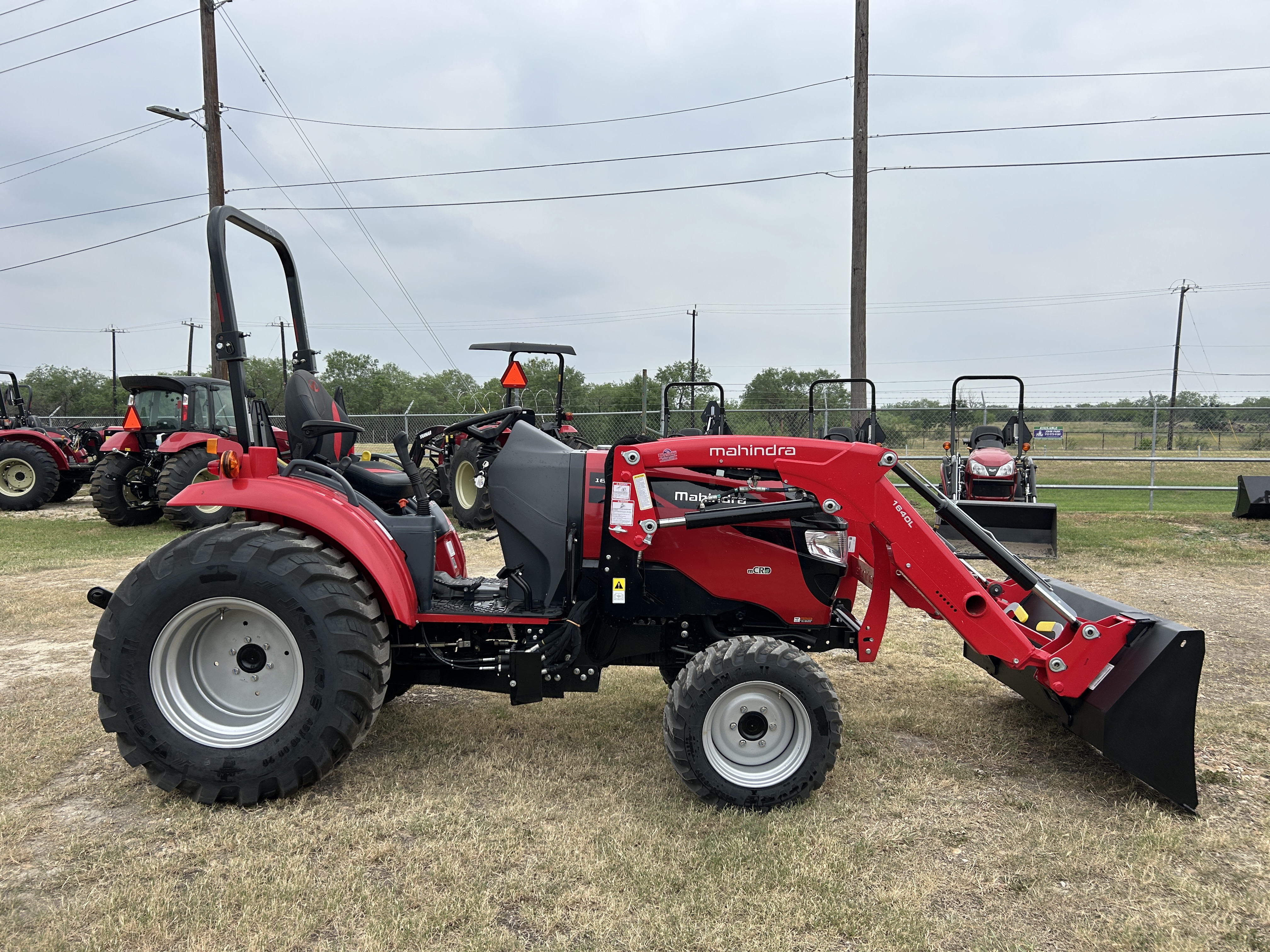 MAHINDRA TRACTORS 16404FSIL 1640 SST 4WD:041153