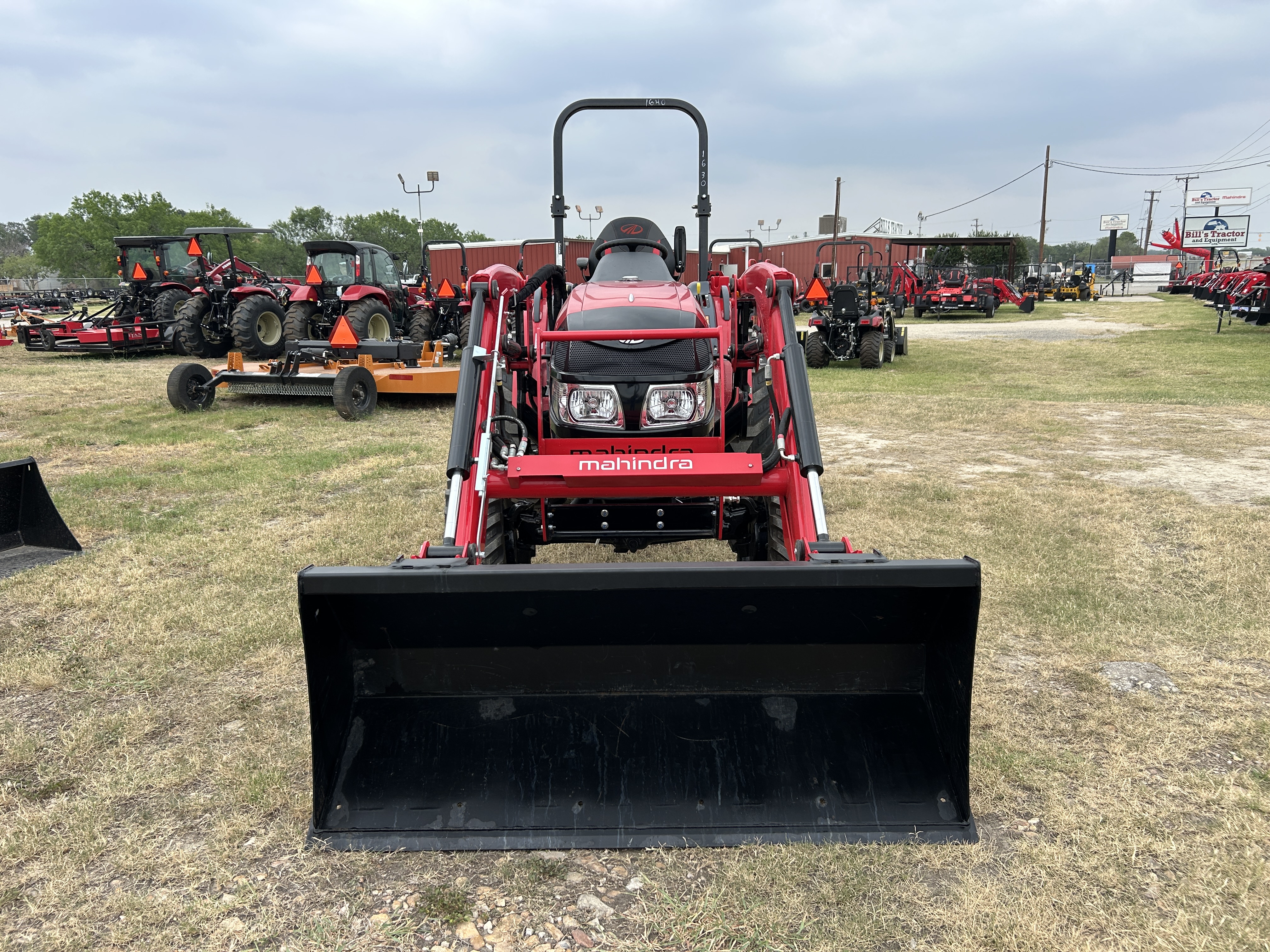 MAHINDRA TRACTORS 16404FSIL 1640 SST 4WD:041153
