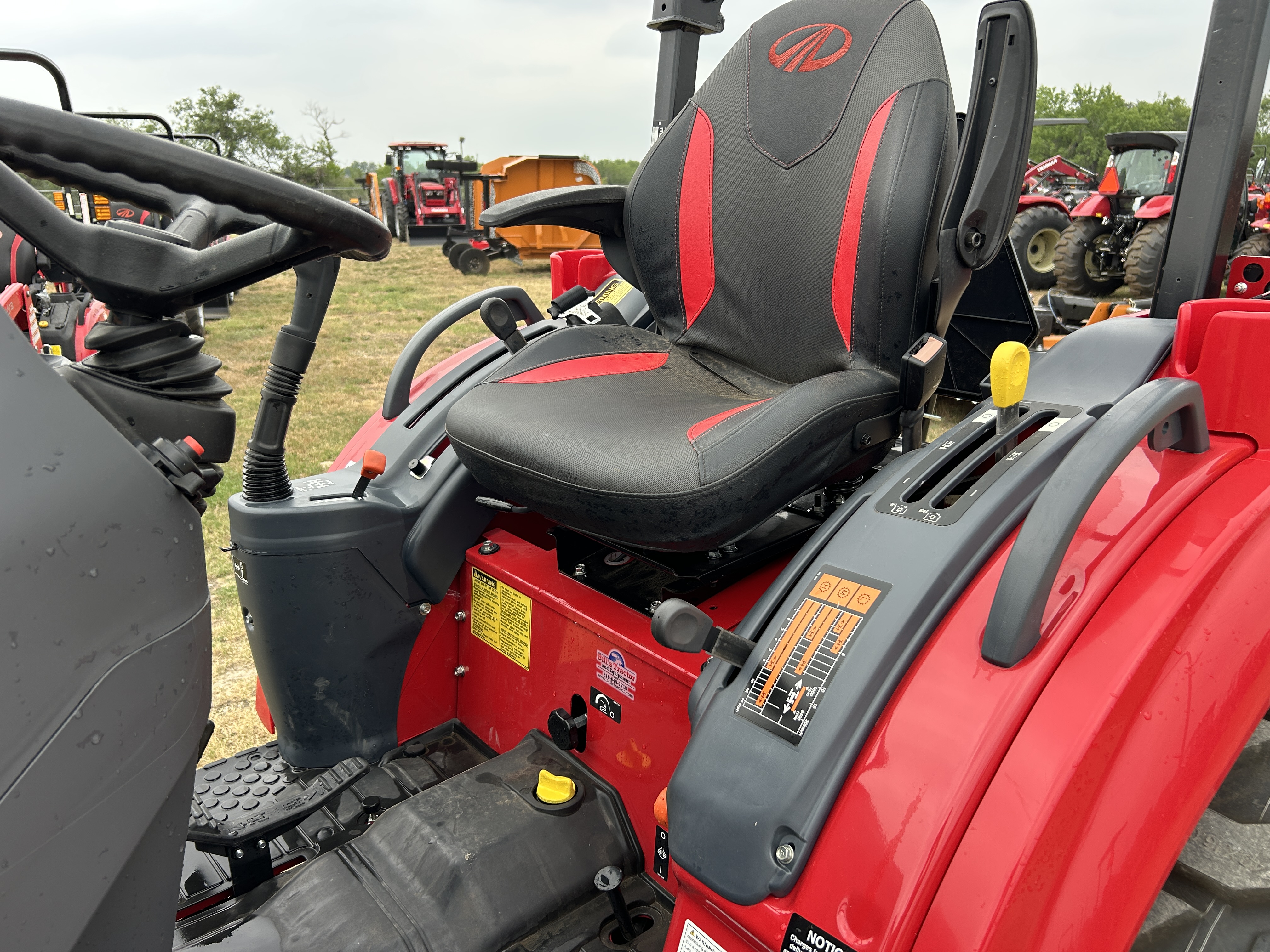MAHINDRA TRACTORS 16404FSIL 1640 SST 4WD:041153