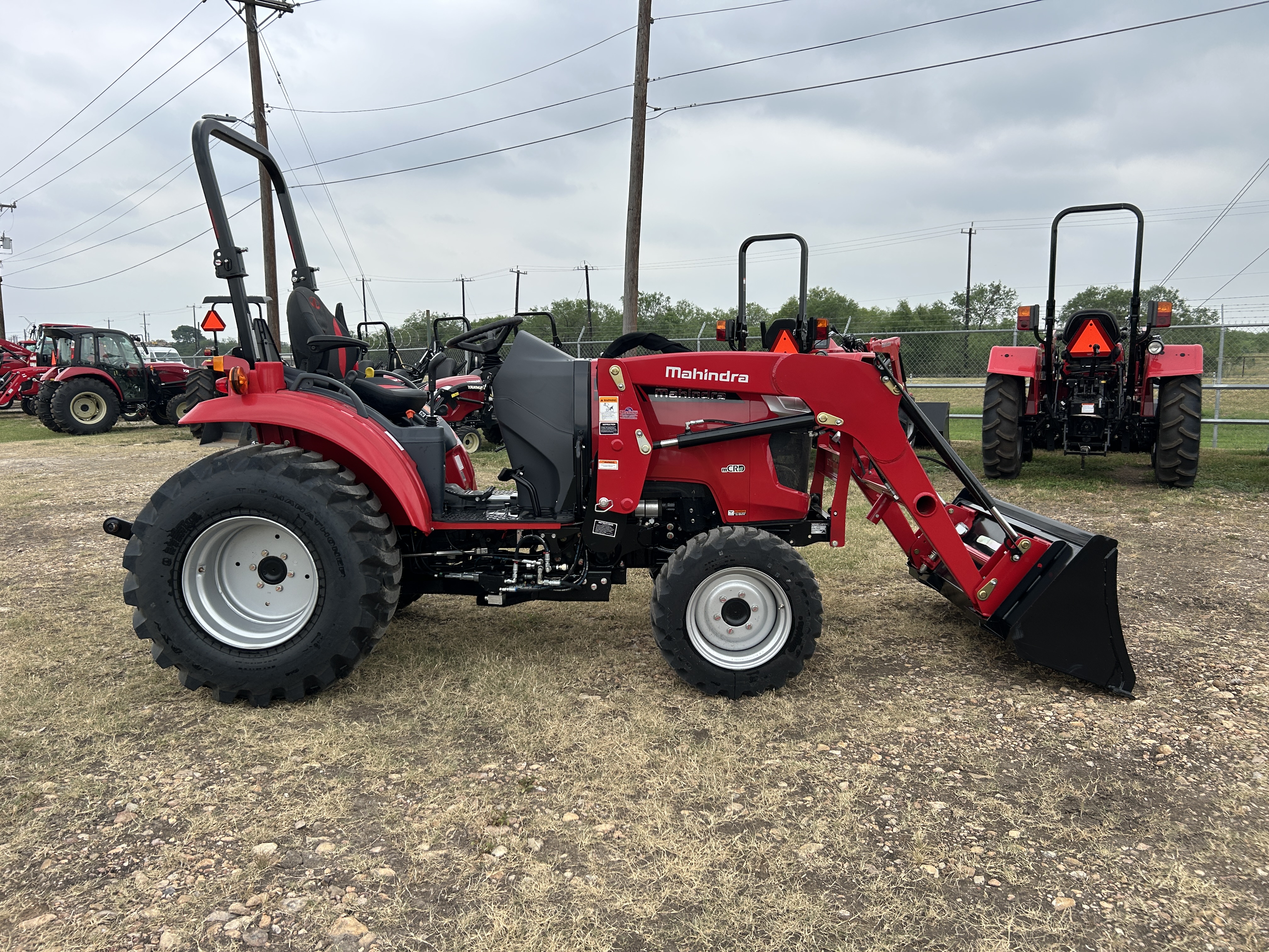 MAHINDRA TRACTORS 16354FSIL 1635 SST 4WD:041167