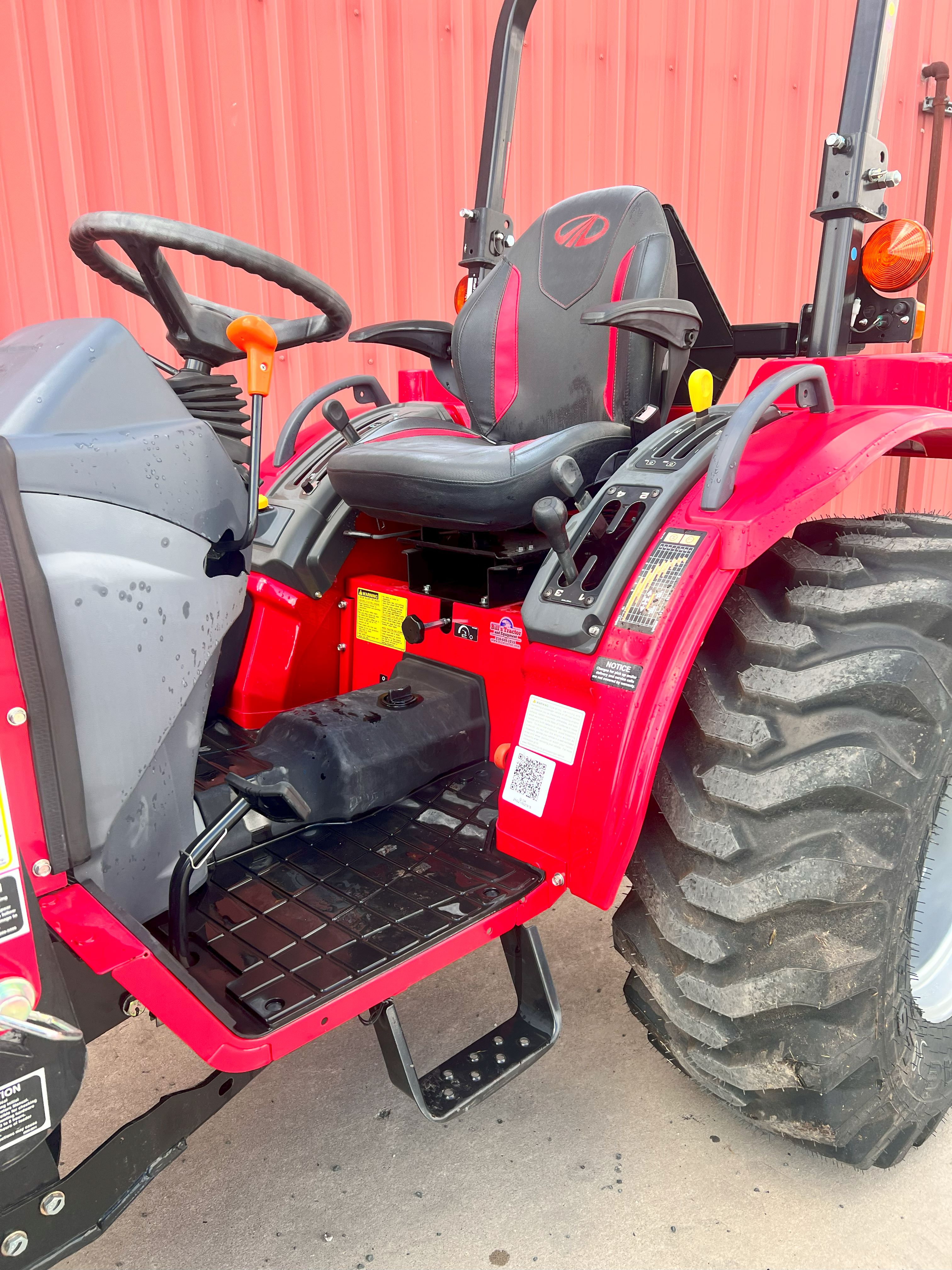Photo of 2024 MAHINDRA TRACTORS 16264FSIL 1626 SST 4WD in Adkins, TX - 5,  MAHINDRA TRACTORS 16264FSIL 1626 SST 4WD:041251