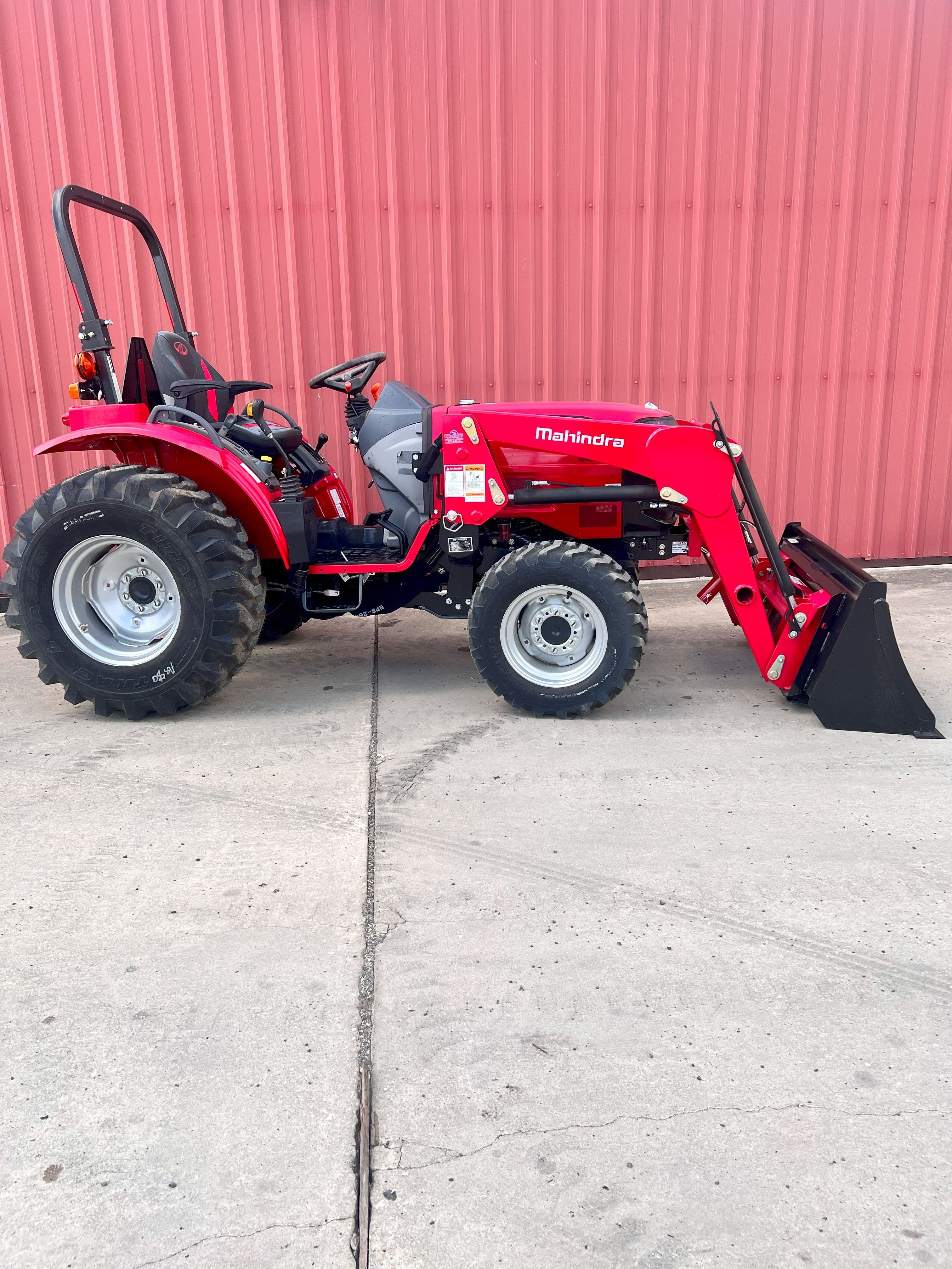 Photo of 2024 MAHINDRA TRACTORS 16264FSIL 1626 SST 4WD in Adkins, TX - 8,  MAHINDRA TRACTORS 16264FSIL 1626 SST 4WD:041251