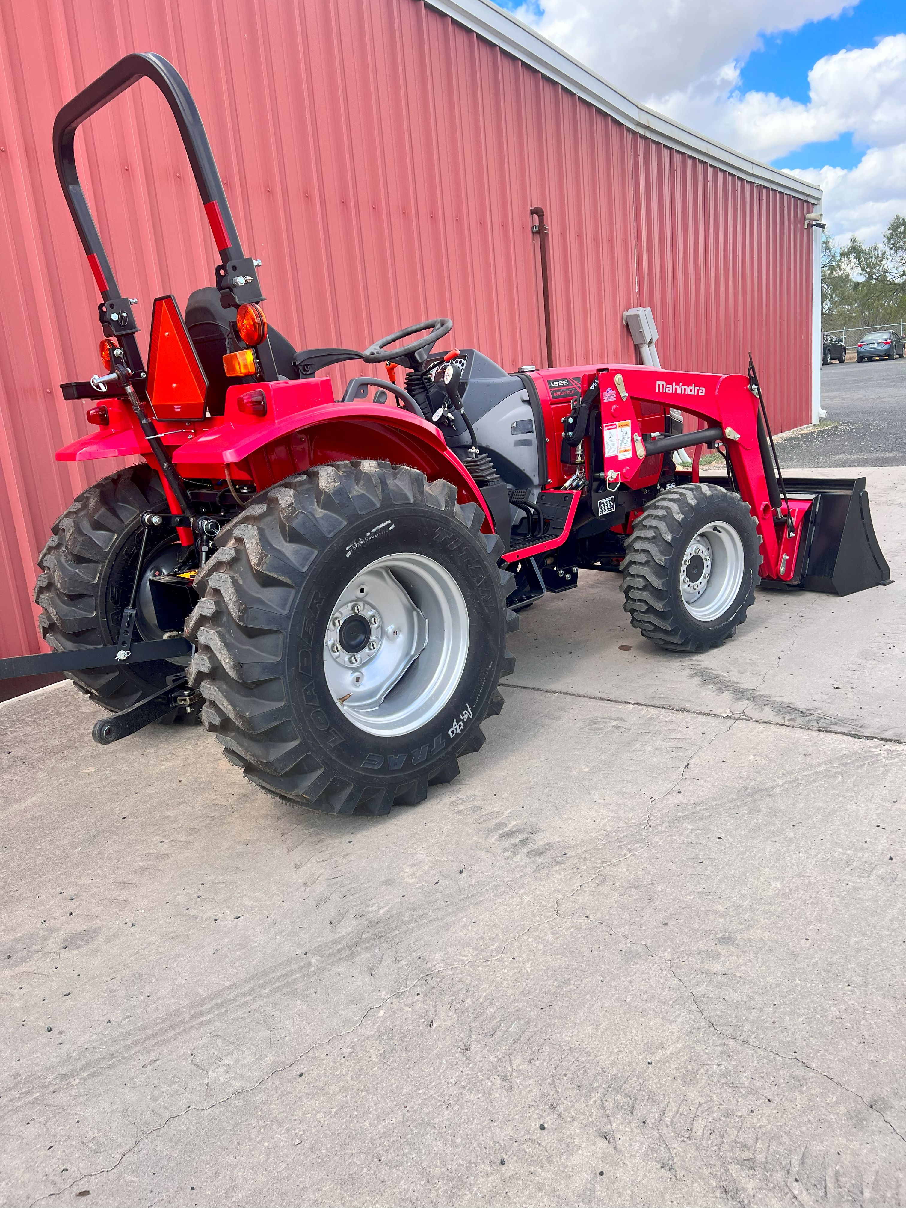 Photo of 2024 MAHINDRA TRACTORS 16264FSIL 1626 SST 4WD in Adkins, TX - 9,  MAHINDRA TRACTORS 16264FSIL 1626 SST 4WD:041251