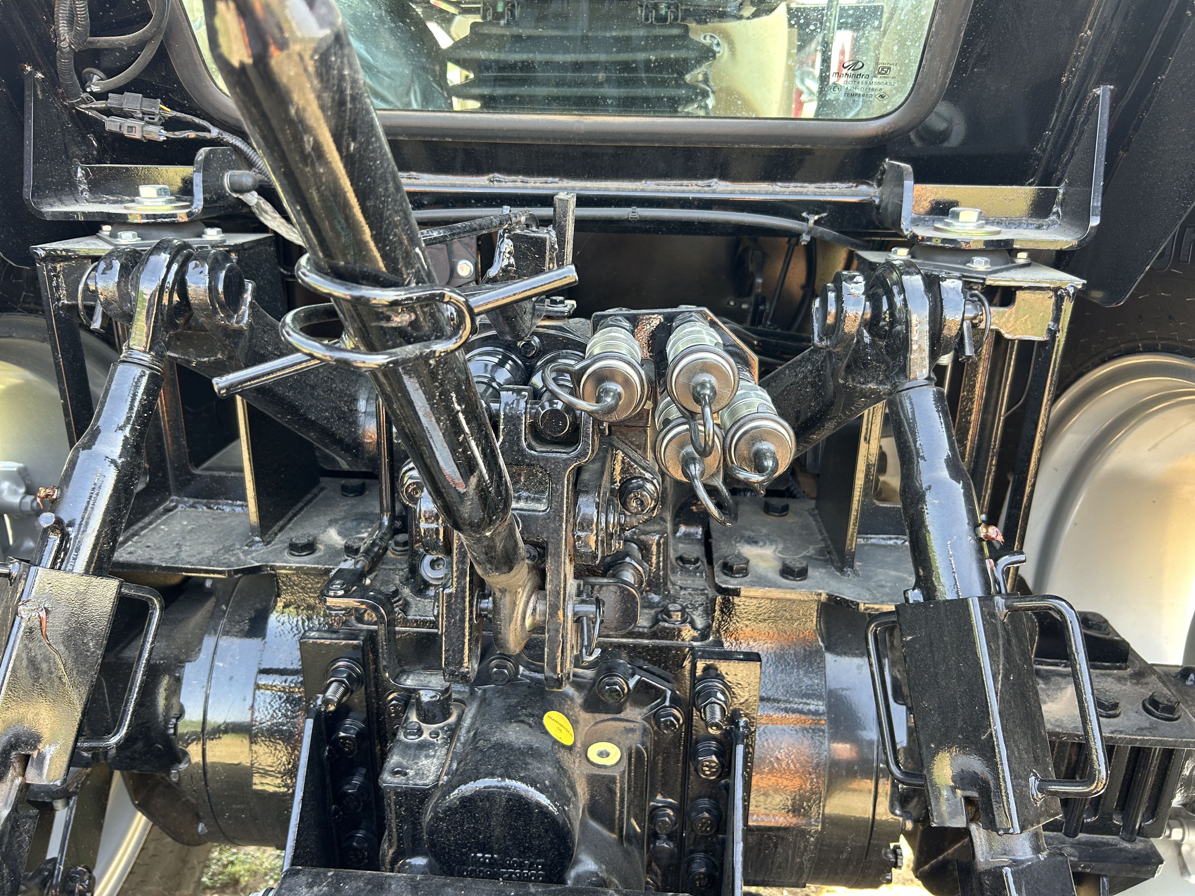 MAHINDRA TRACTORS 60654CPAL 6065 4WD CAB:041506