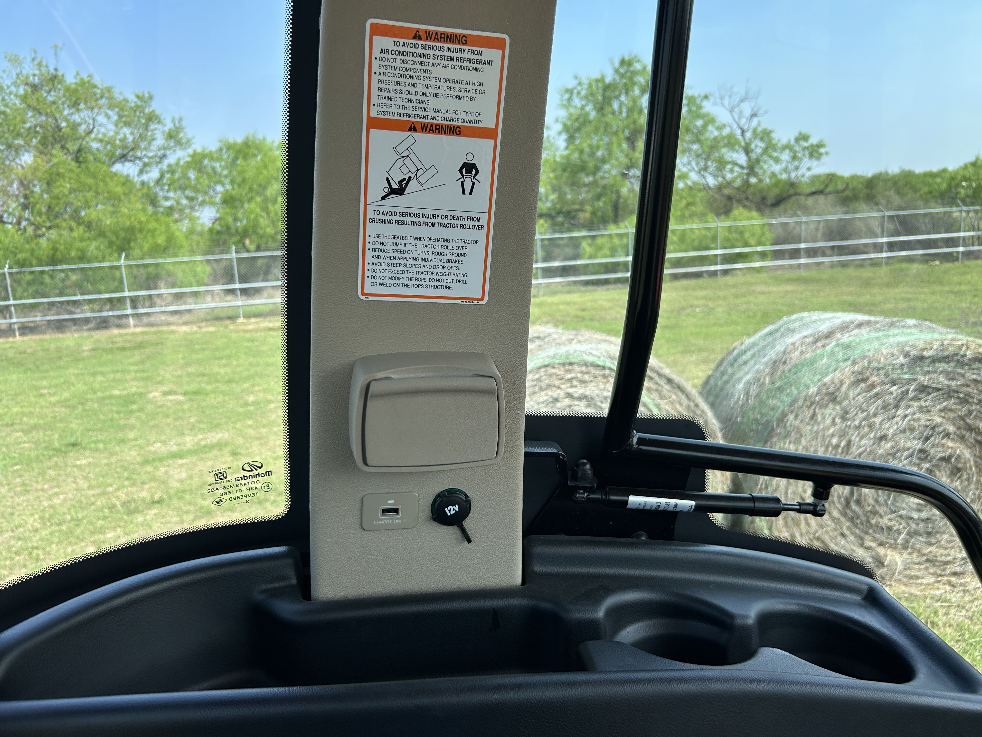 MAHINDRA TRACTORS 60654CPAL 6065 4WD CAB:041506