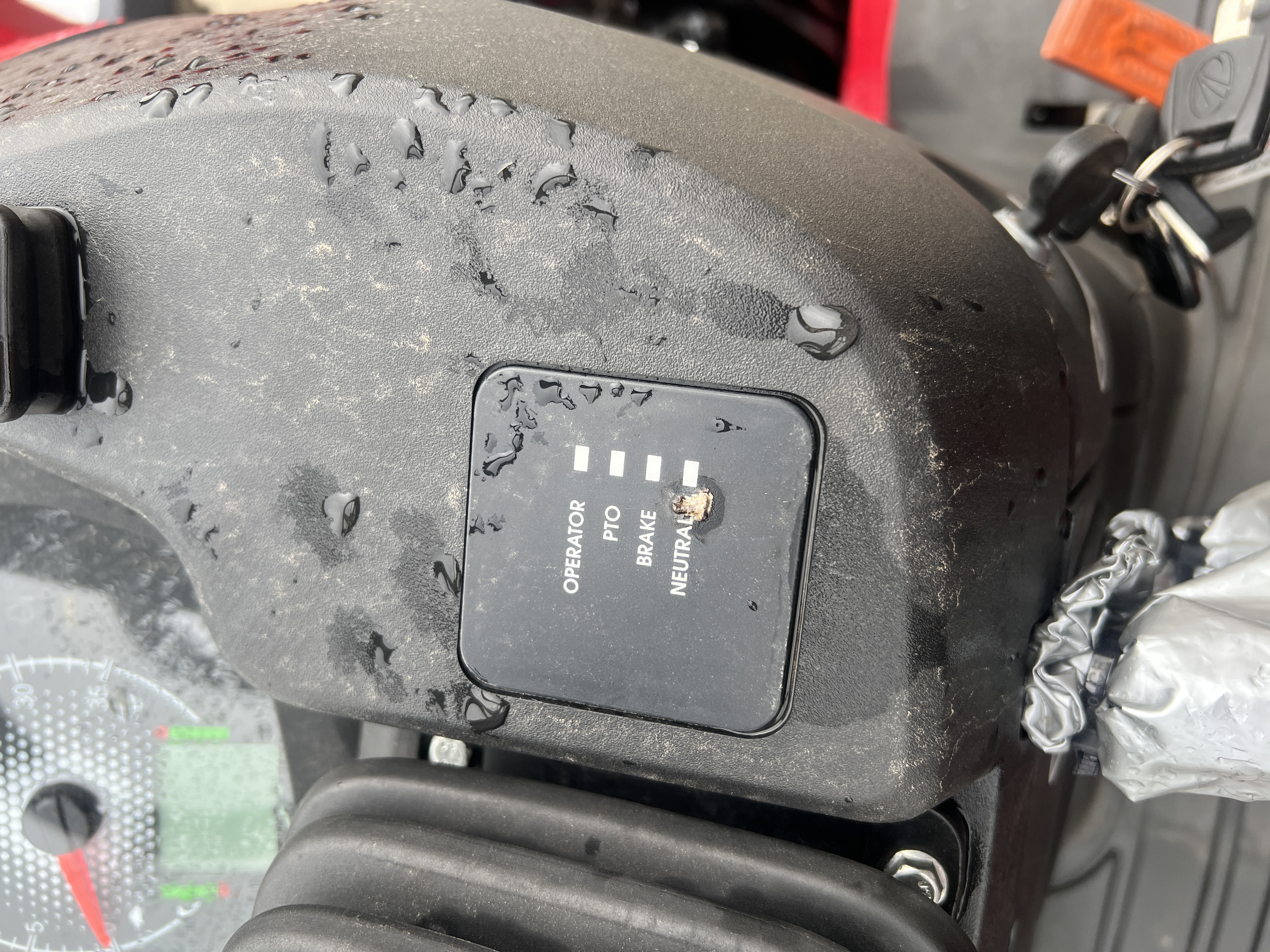 Photo of 2025 MAHINDRA TRACTORS 11264FHIL 1126 HST 4WD in Adkins, TX - 19,  MAHINDRA TRACTORS 11264FHIL 1126 HST 4WD:041554