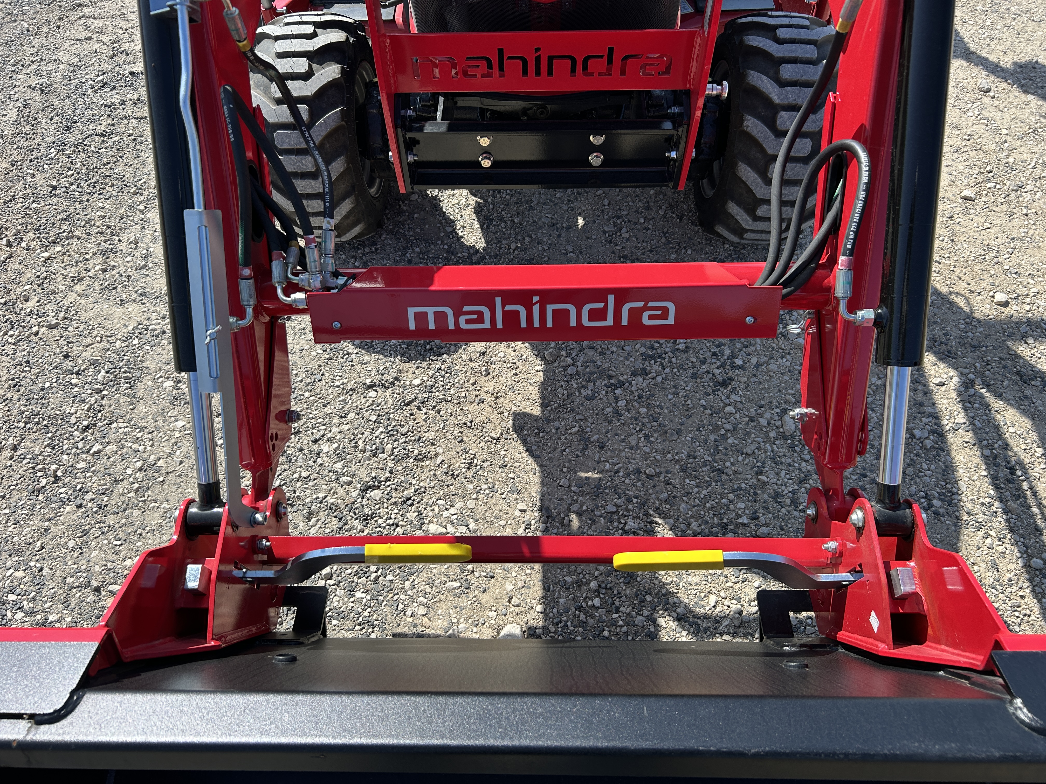 MAHINDRA TRACTORS 11264FHILM54 1126 HST 4WD W/MOWER:041609