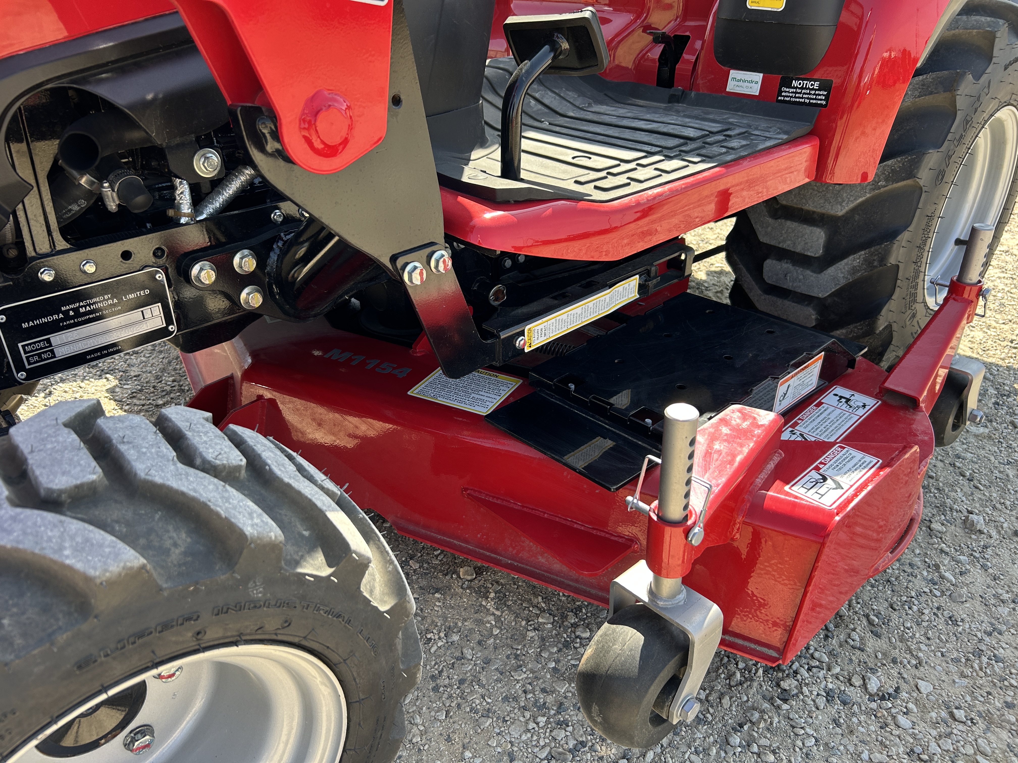 MAHINDRA TRACTORS 11264FHILM54 1126 HST 4WD W/MOWER:041609