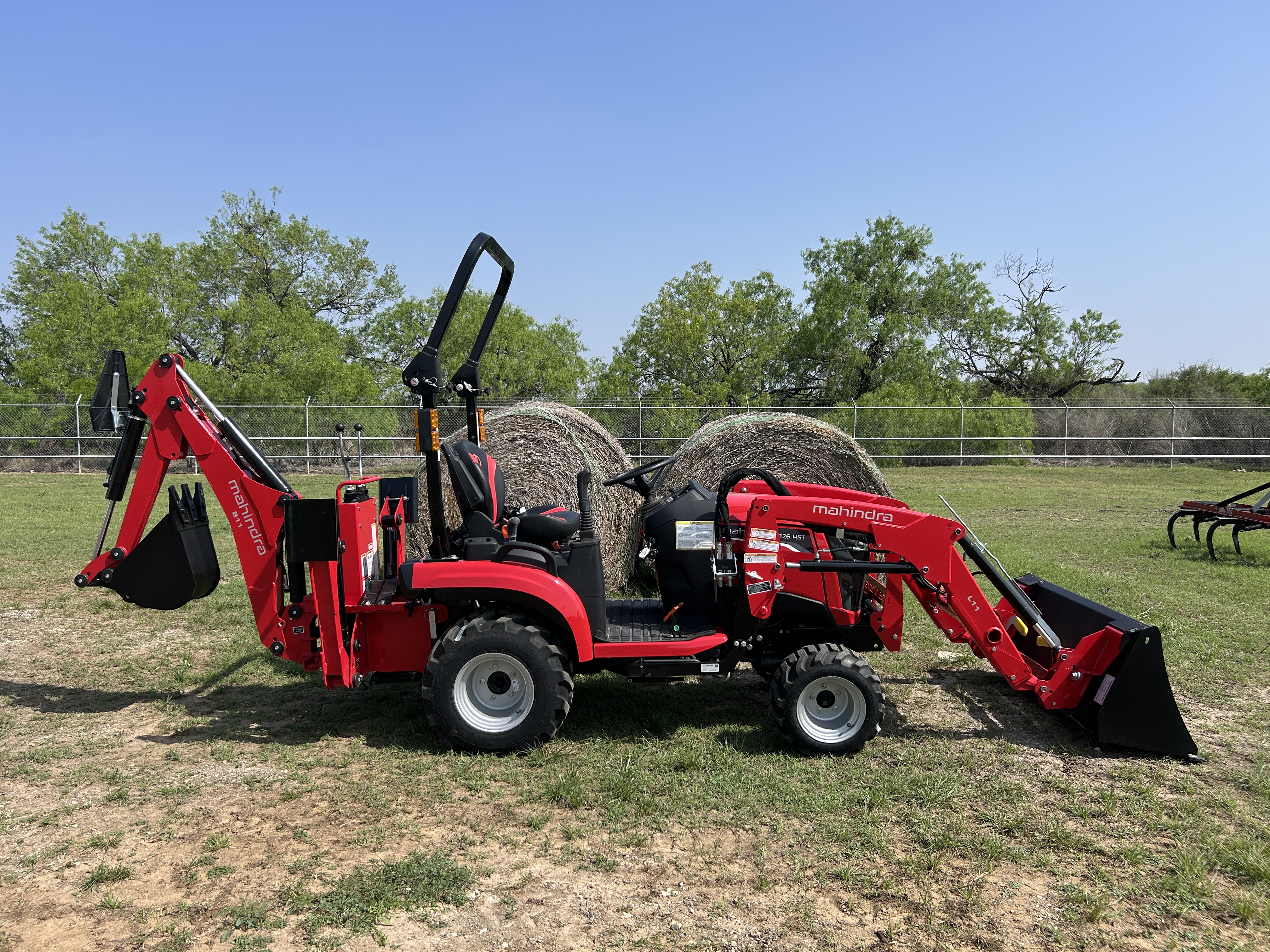 MAHINDRA TRACTORS 11264FHILB 11264FHILB – 041612