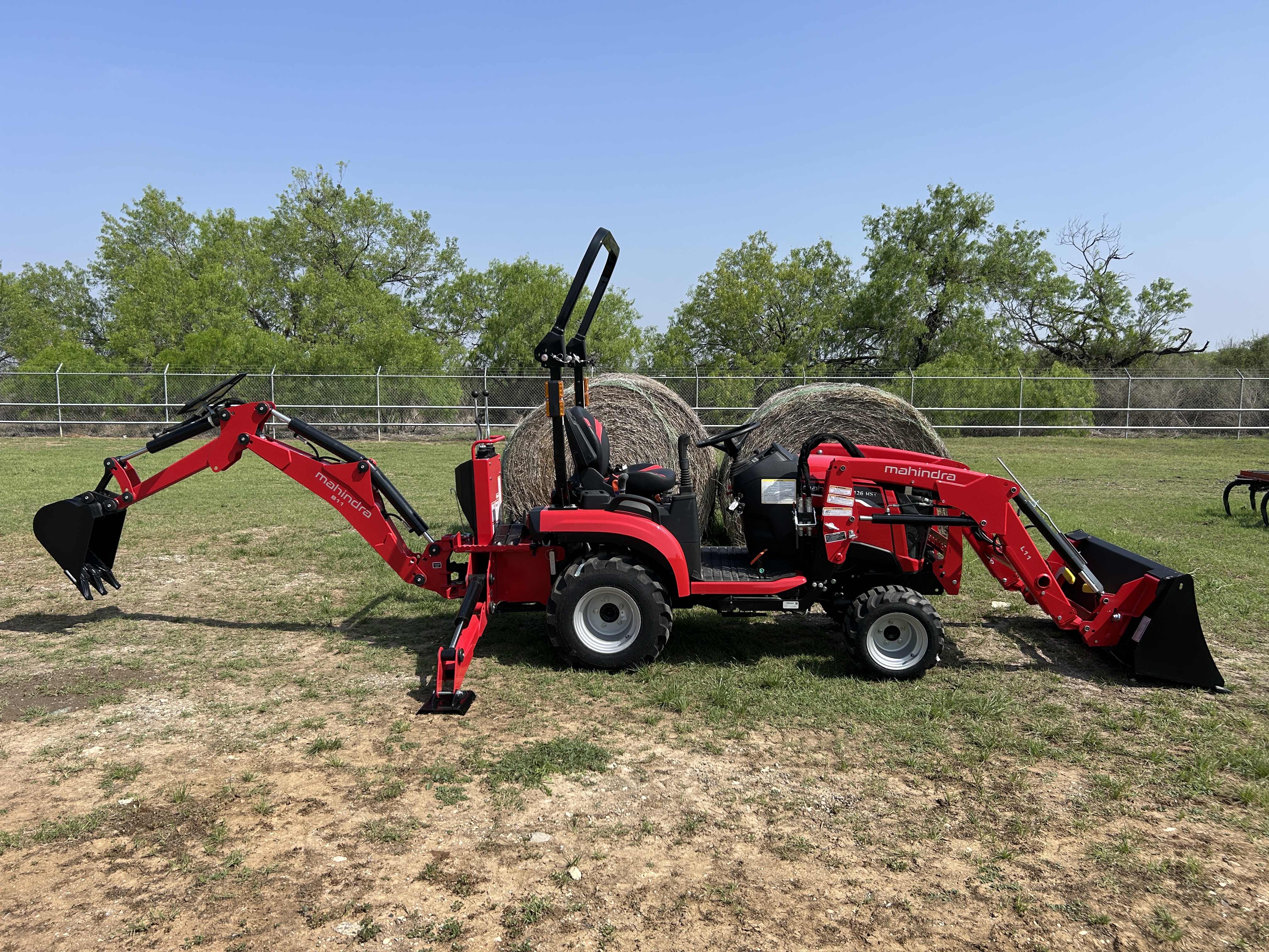 MAHINDRA TRACTORS 11264FHILB 11264FHILB:041612