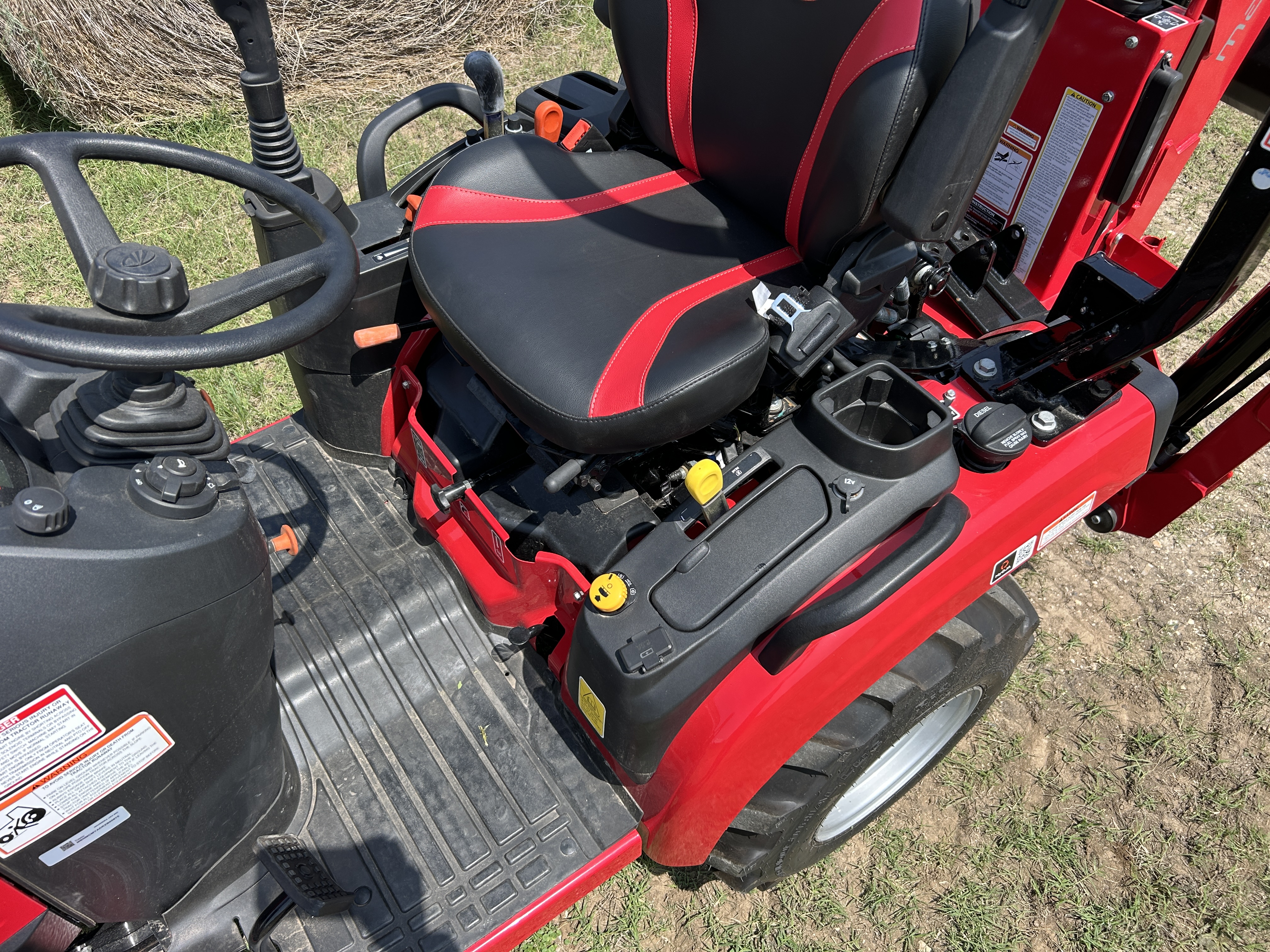 MAHINDRA TRACTORS 11264FHILB 11264FHILB:041612