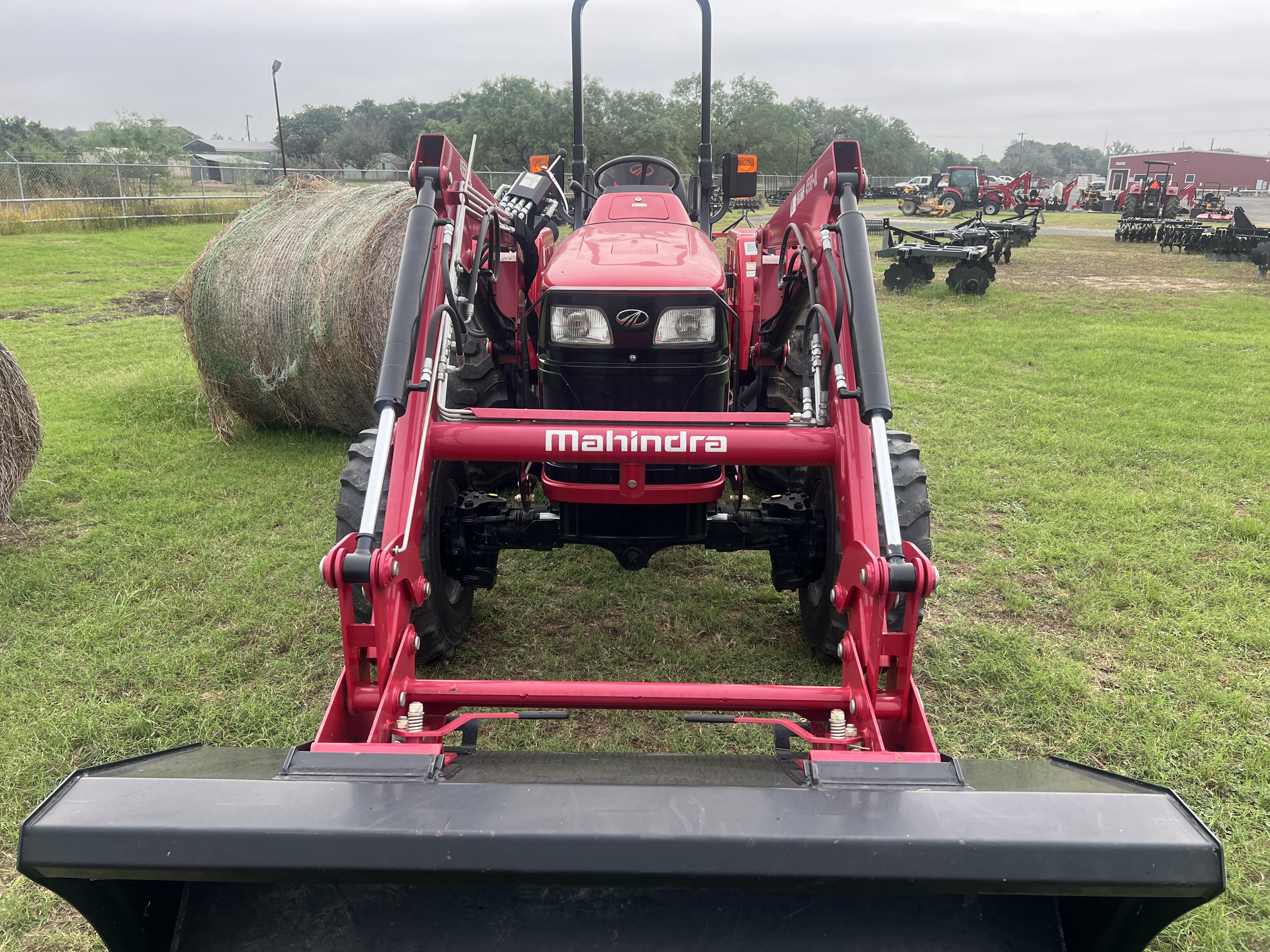 MAHINDRA TRACTORS 45404FGIL:041820