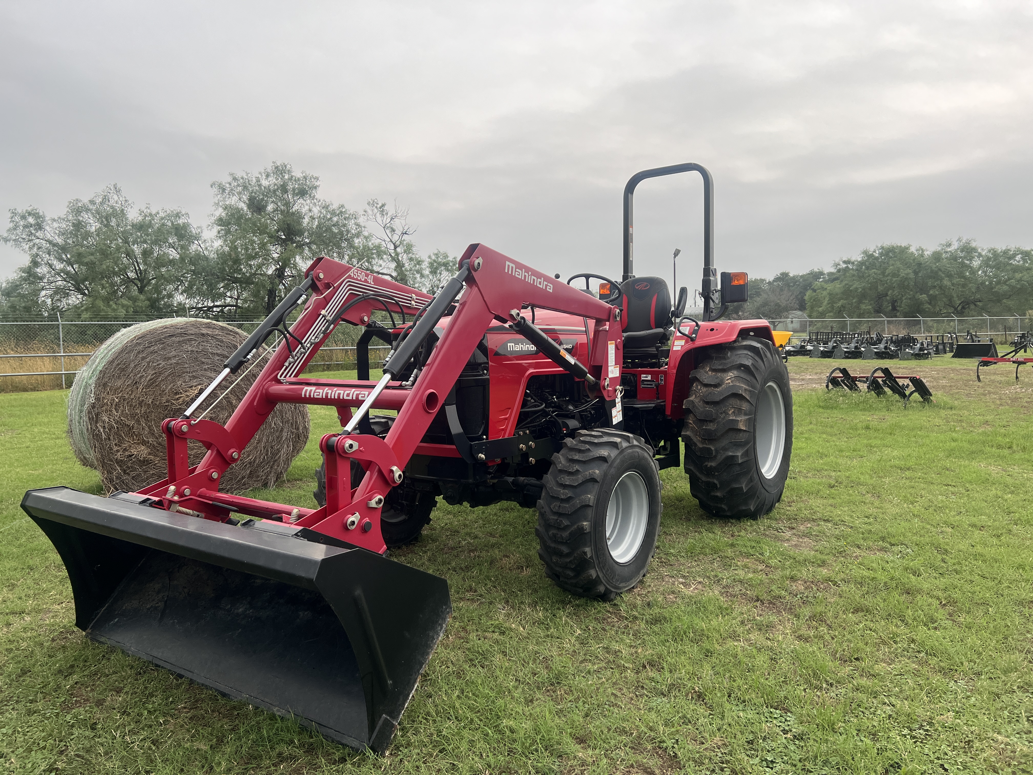 MAHINDRA TRACTORS 45404FGIL:041917